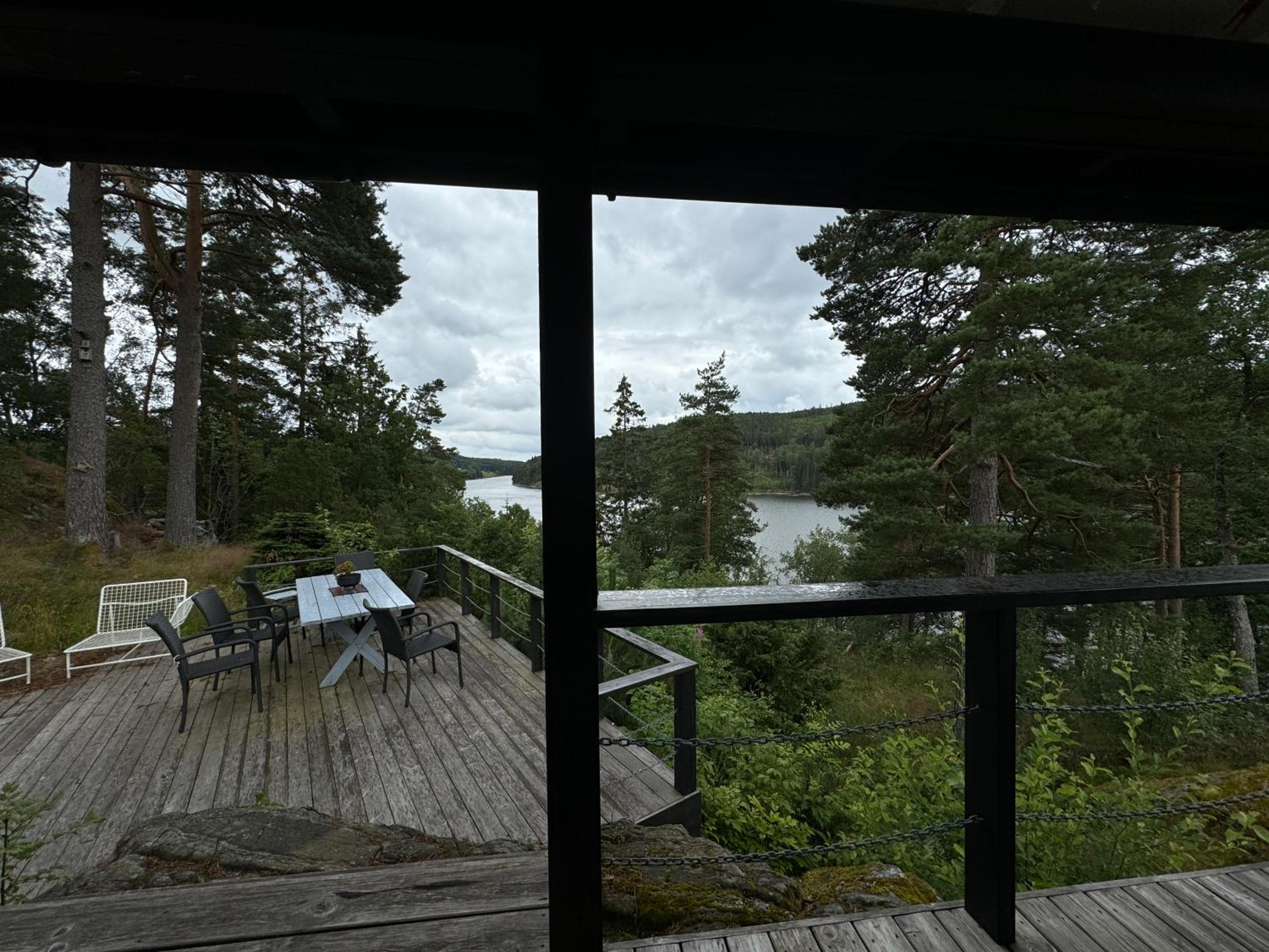Kunstnerhytte med panoramautsikt på Furuholmen view 3