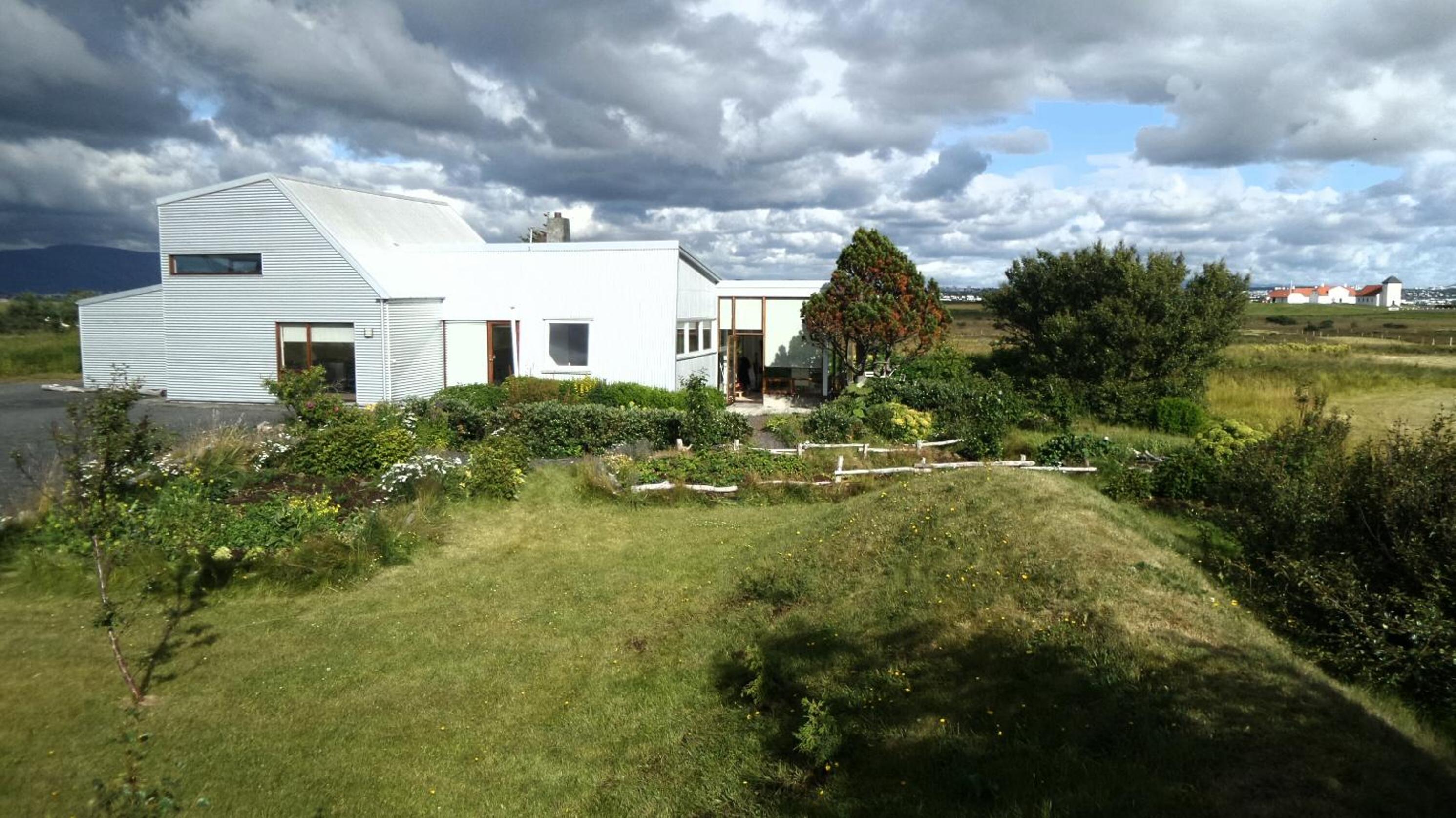 Eyvindarholt Guesthouse