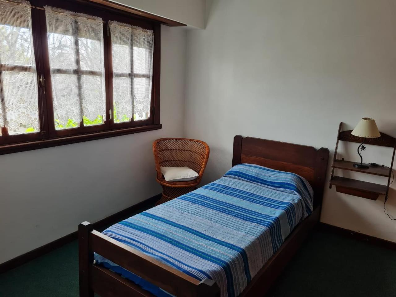 Casa con parque cerca de la costa y patios cerveceros