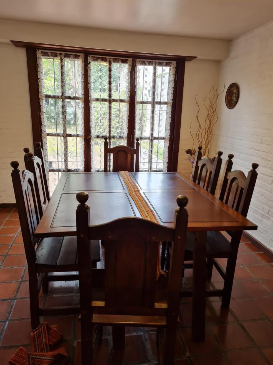 Casa con parque cerca de la costa y patios cerveceros