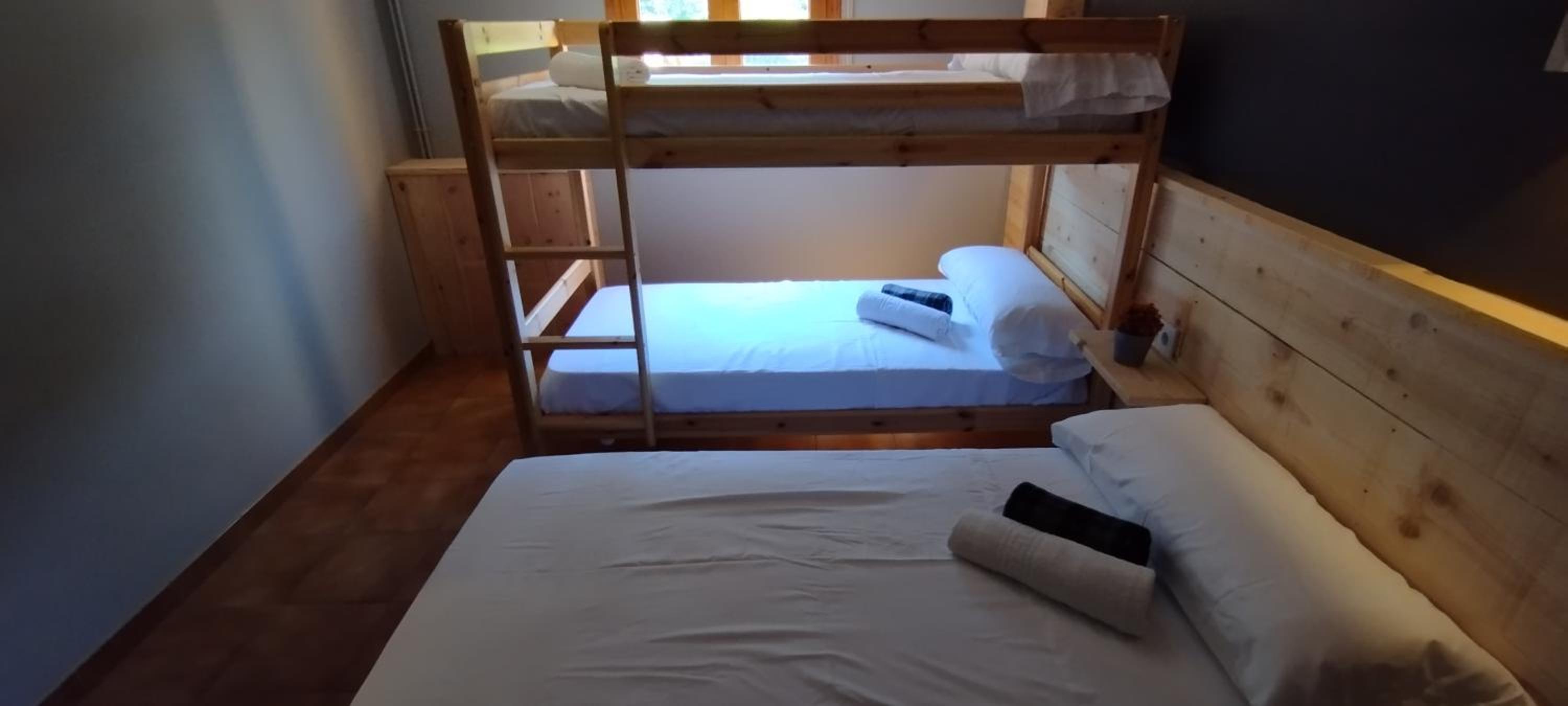 Casa Pirineus - Alojamiento rural & Alquiler de esquís - SKI Pirineus