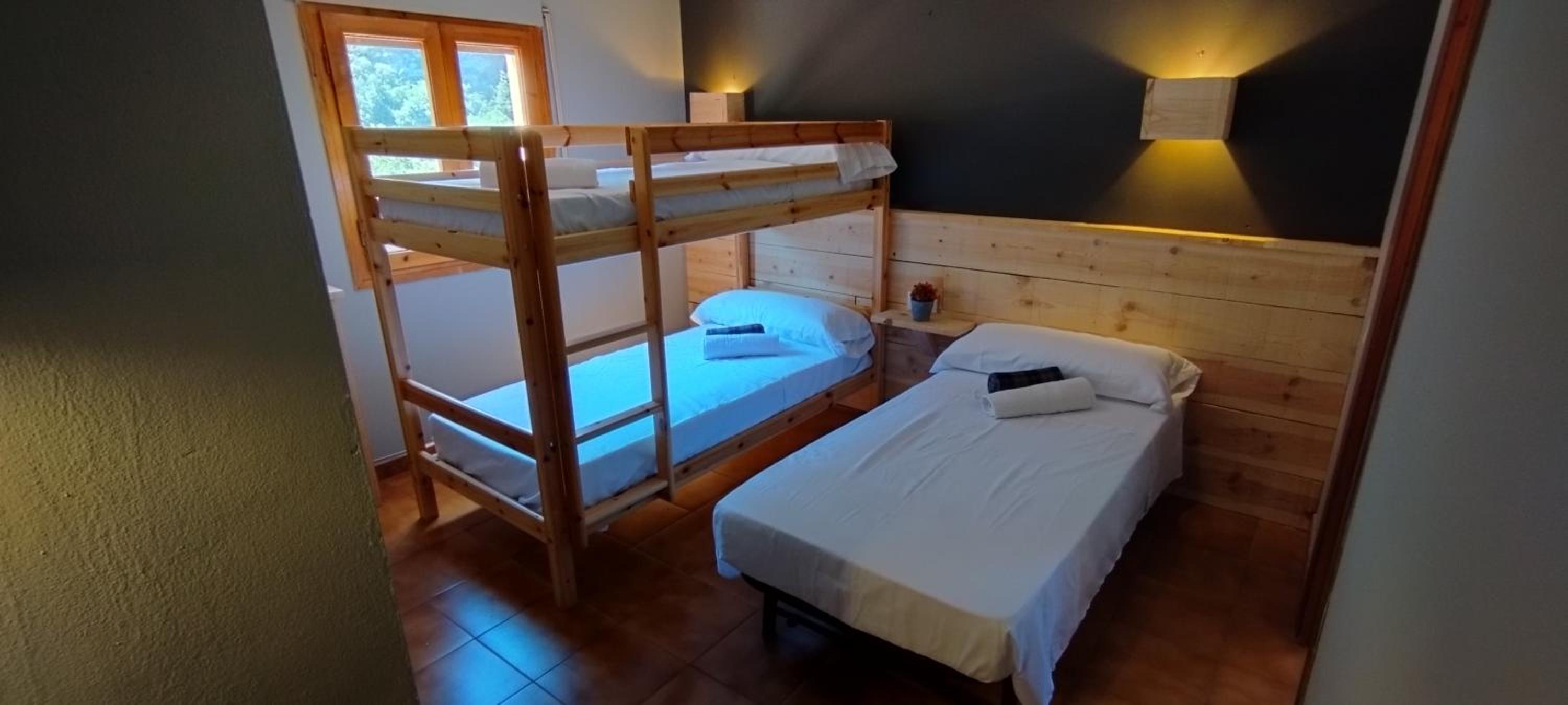 Casa Pirineus - Alojamiento rural & Alquiler de esquís - SKI Pirineus