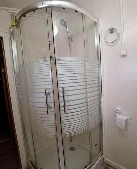 Cabaña muy confortable con buena ubicación y acceso