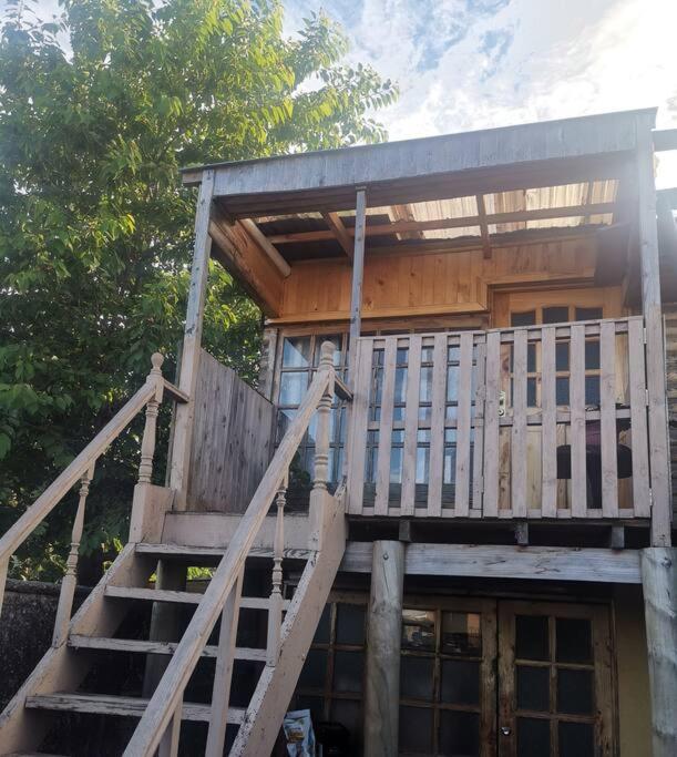 Cabaña muy confortable con buena ubicación y acceso