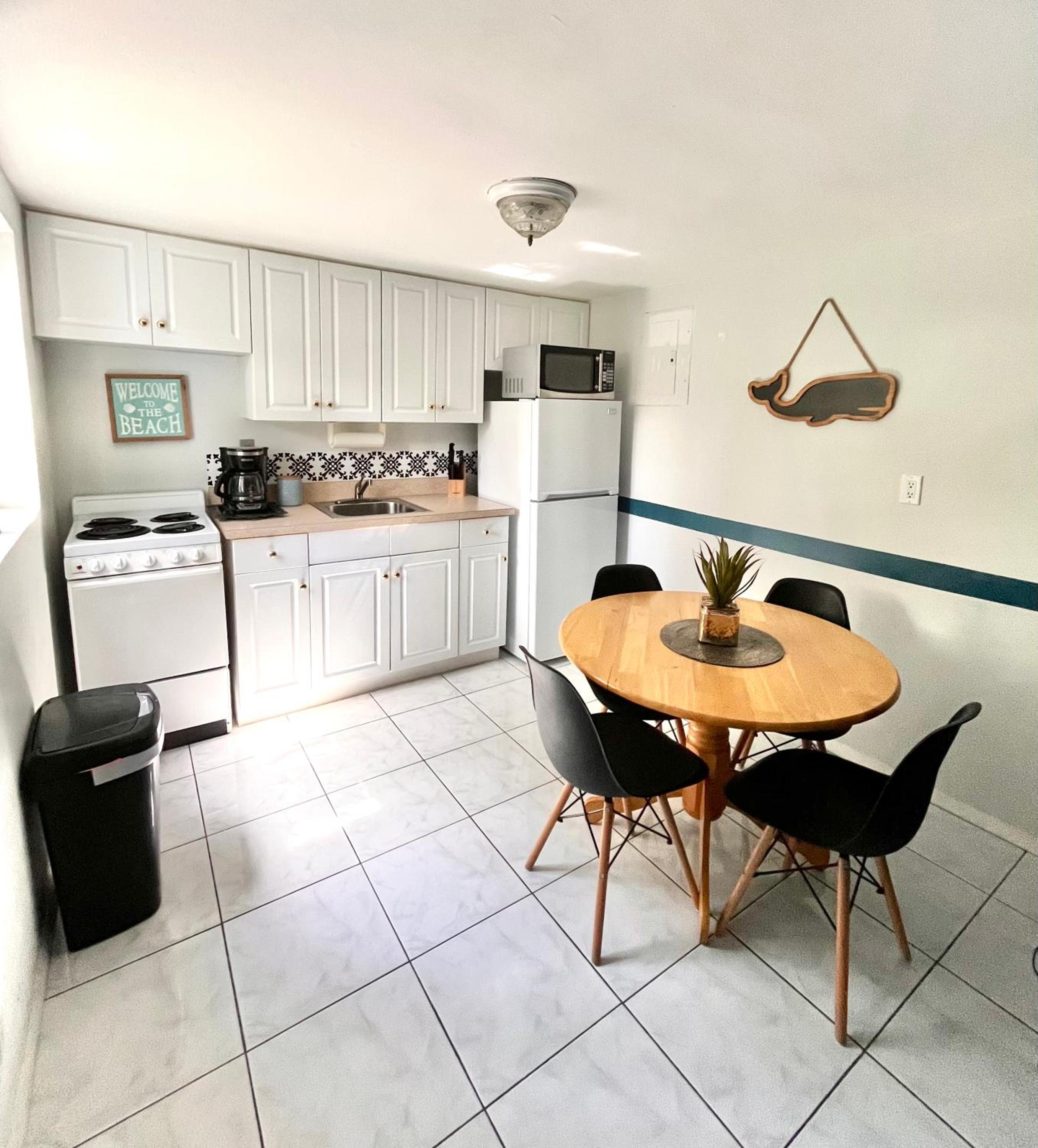 4145 By The Sea Inn & Suites