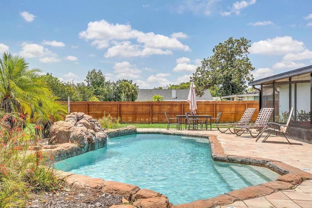 Tranquil Oasis 4BR Pool Home