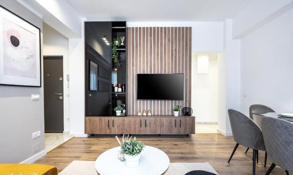 Majestic Apartament with View in Magheru view 3