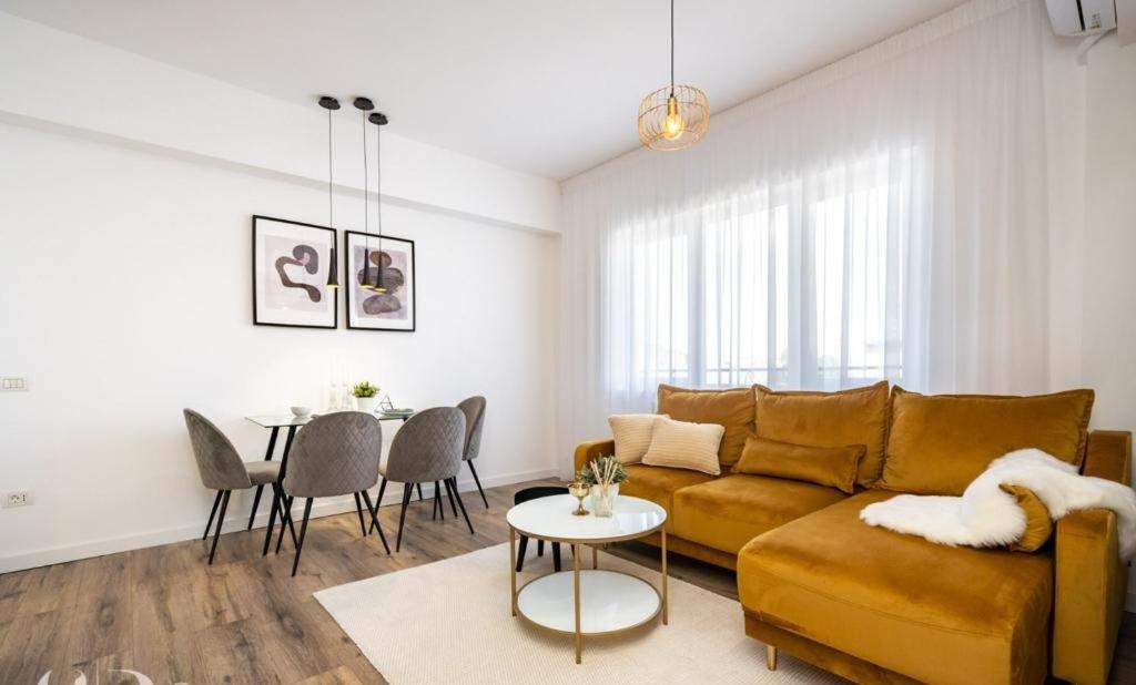 Majestic Apartament with View in Magheru view 5