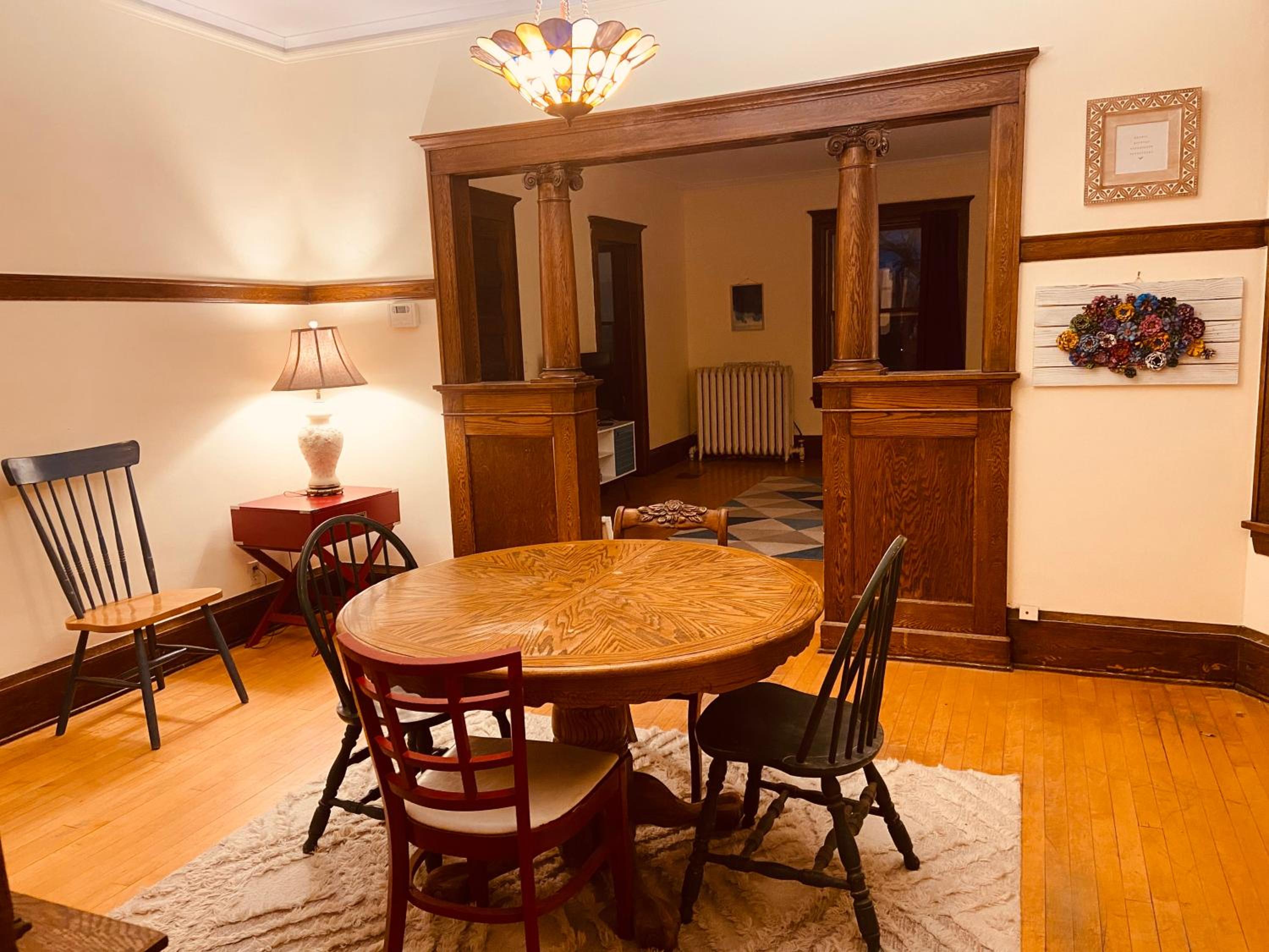 Treetop Apartment in the Heart of MPLS view 4