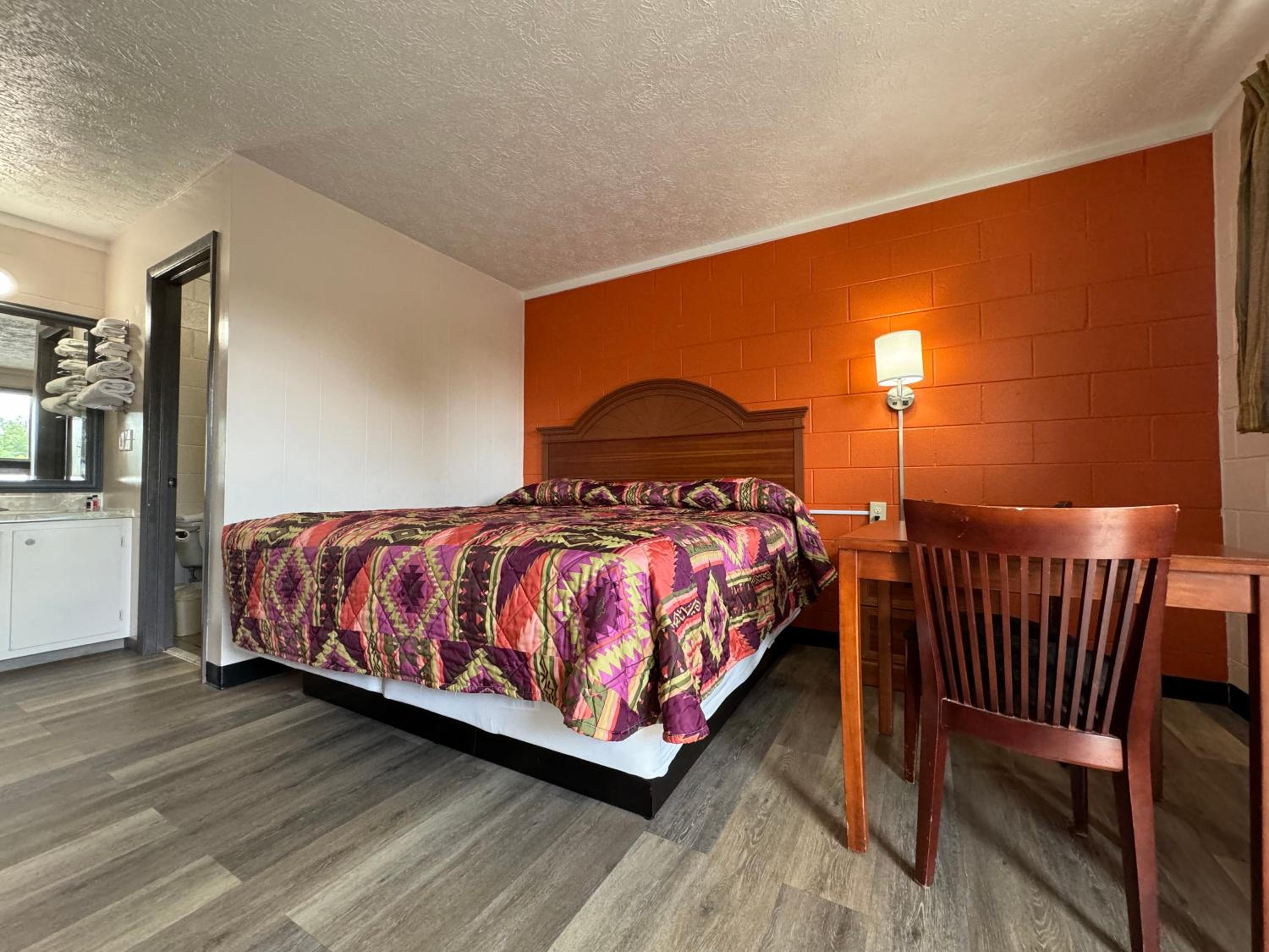 Crossville Vacations - Economy Inn - Property Image 8