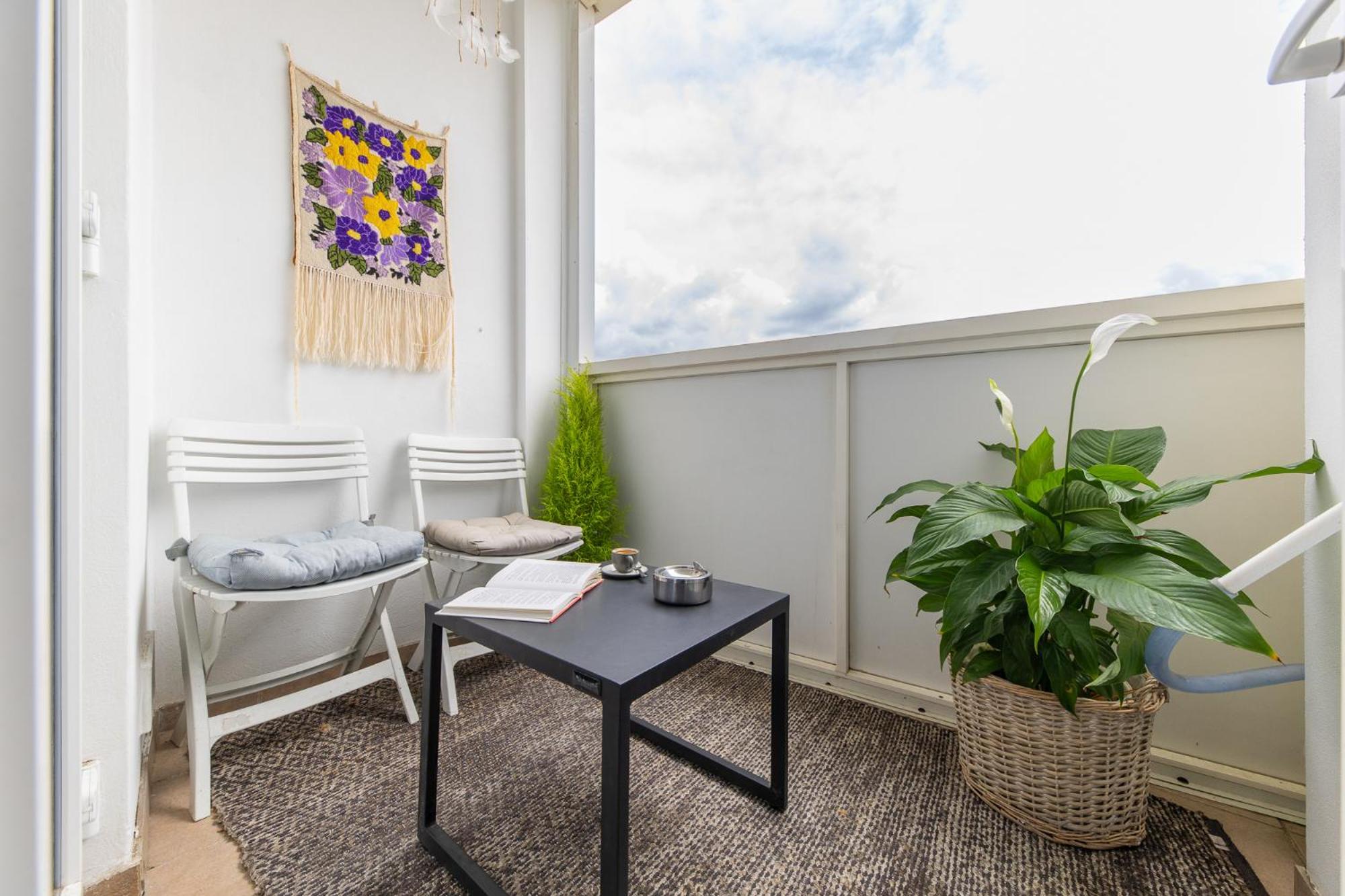 Rooftop Flower Power Apartment