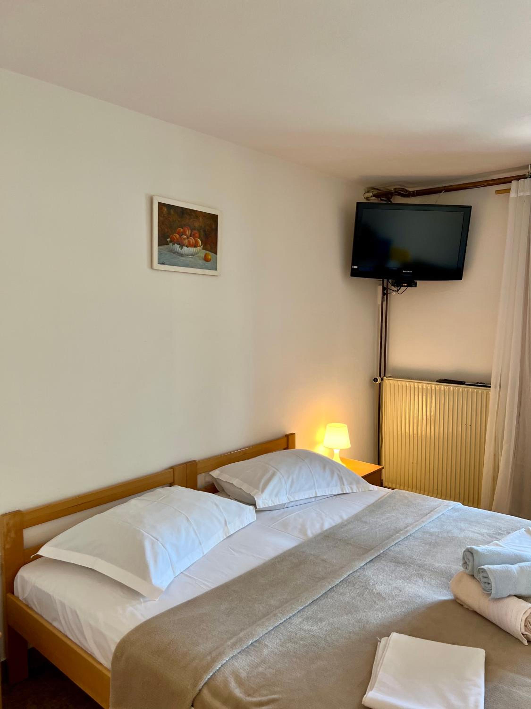 Rubin Jelsa en Jelsa — bedroom