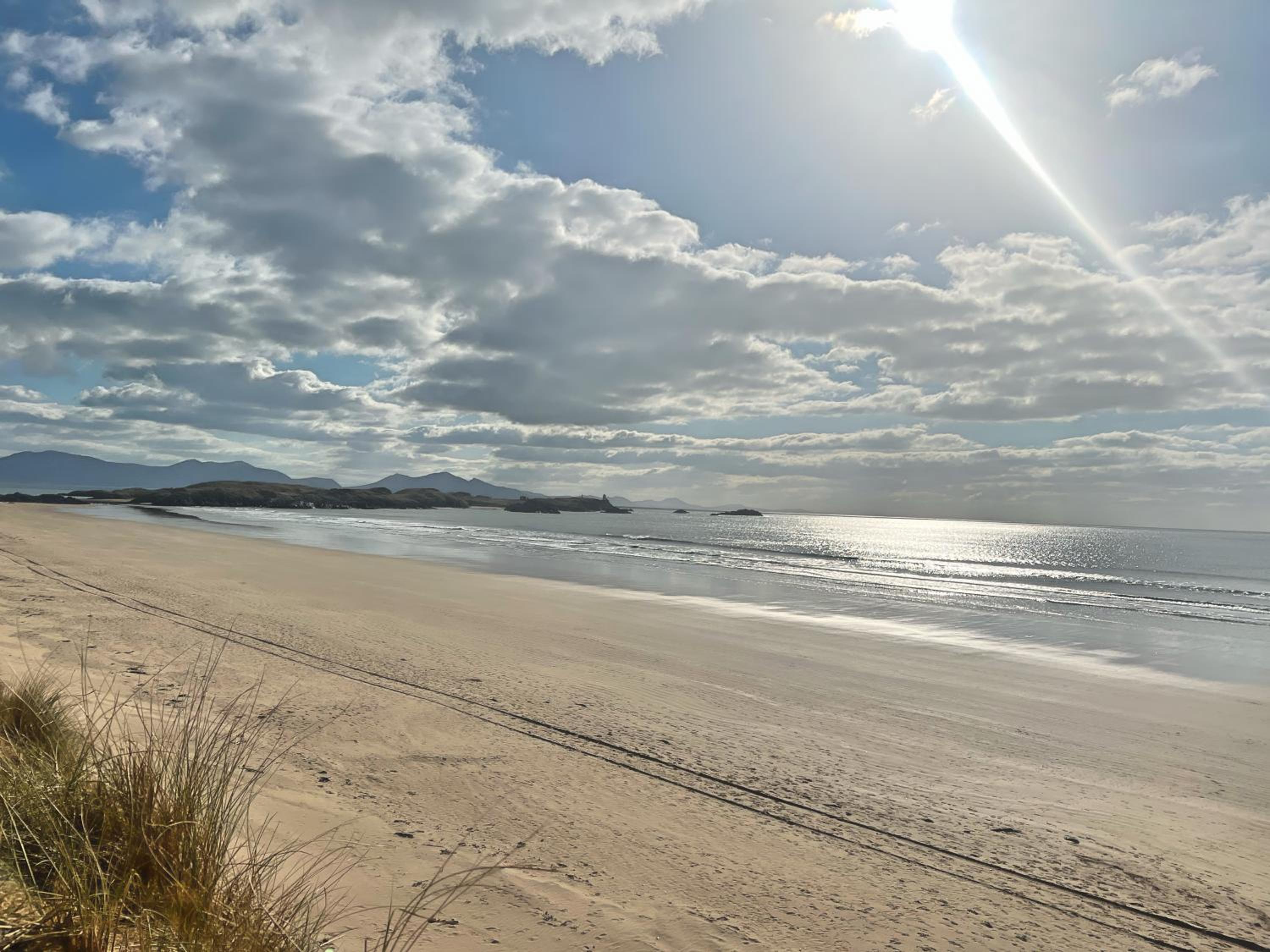 Charming 3 Bed Townhouse Near Llanddwyn Beach
