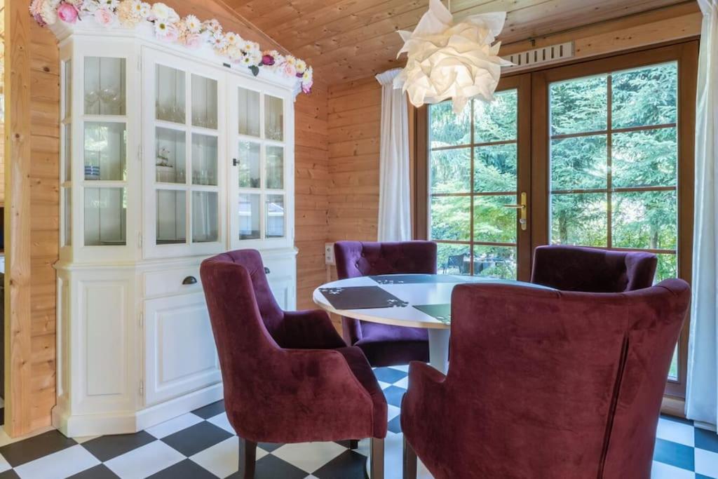 Fantastisch chalet met veel ruimte en fijne tuin view 3