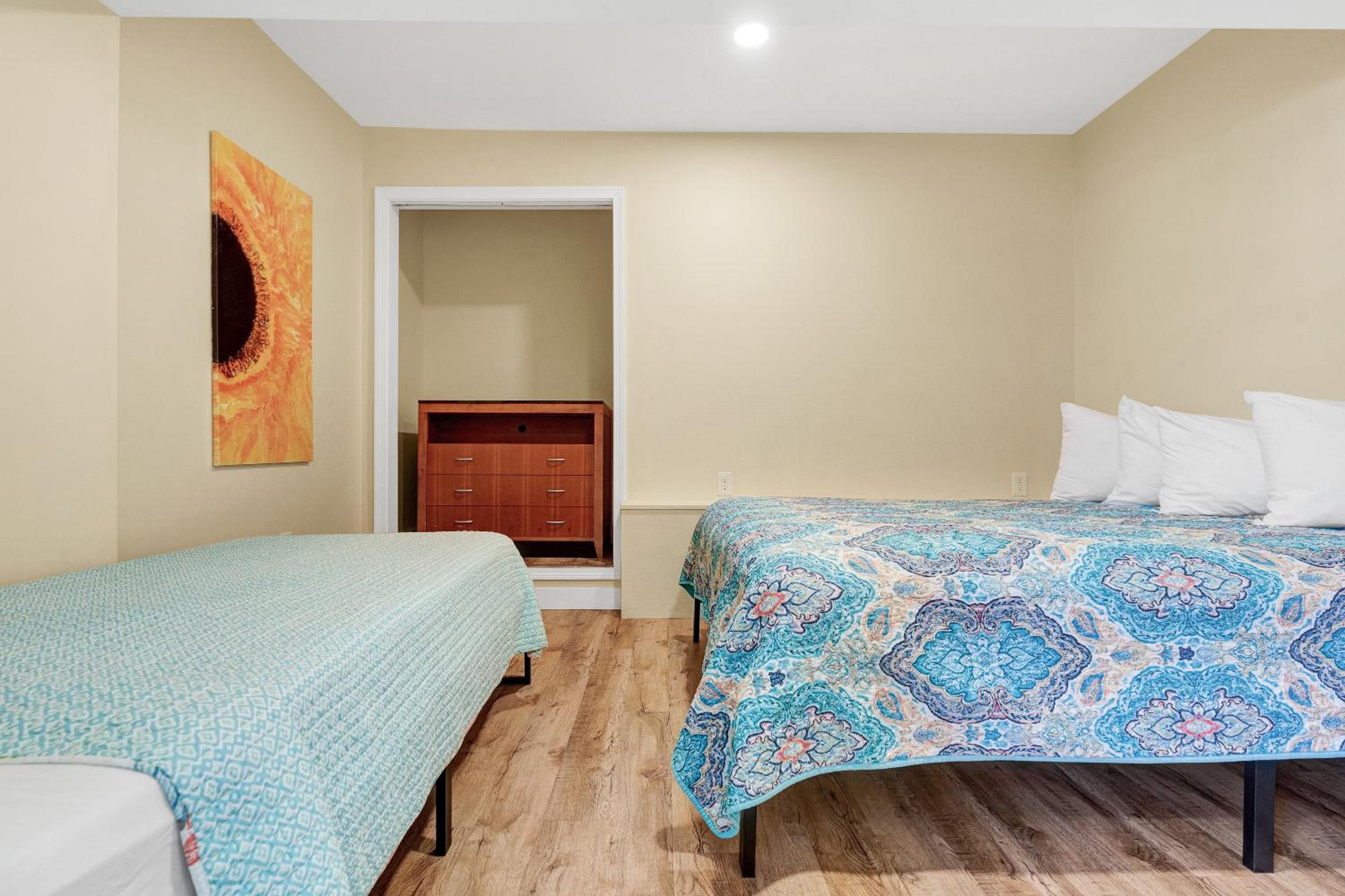 Abellona Inn & Suites