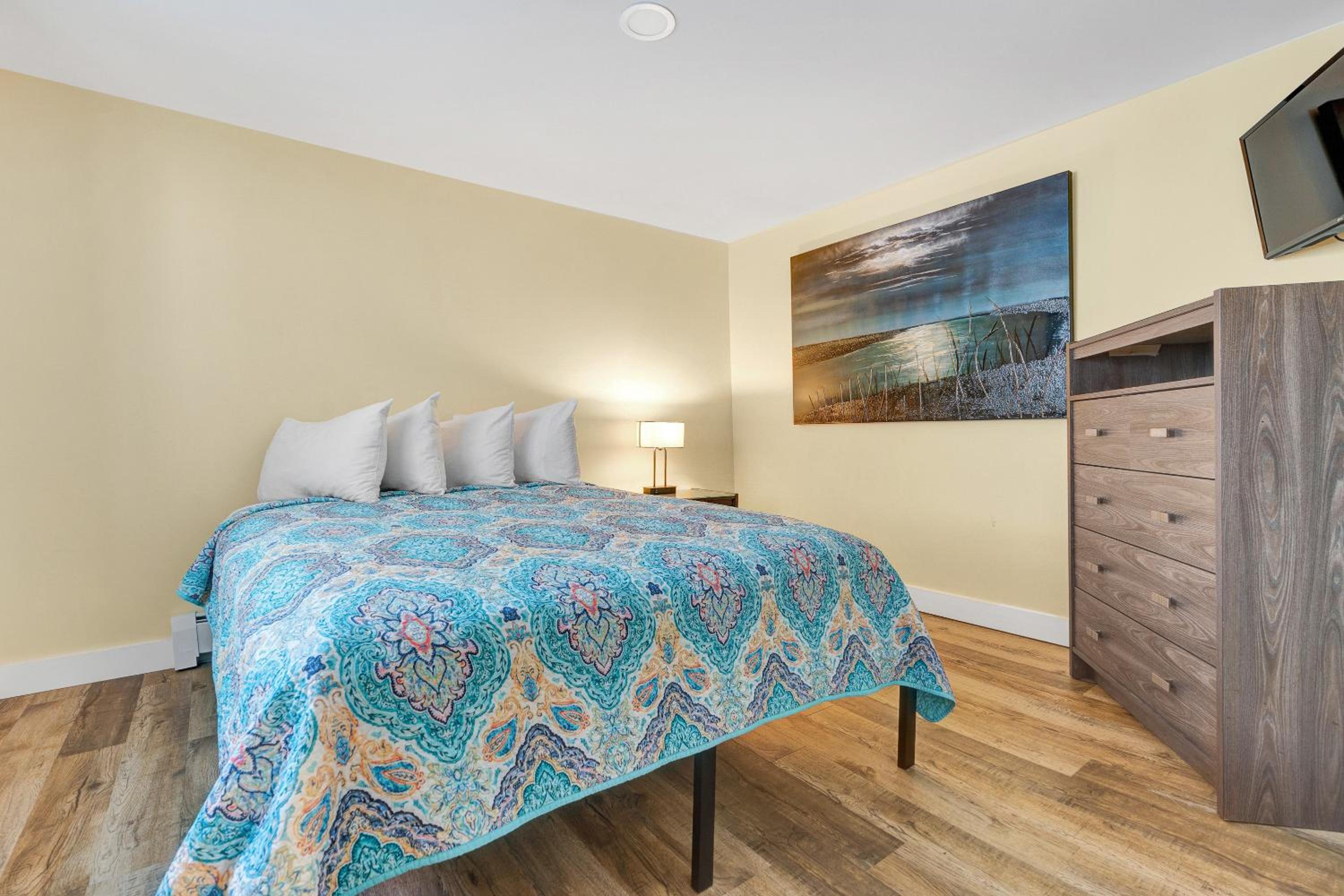 Abellona Inn & Suites