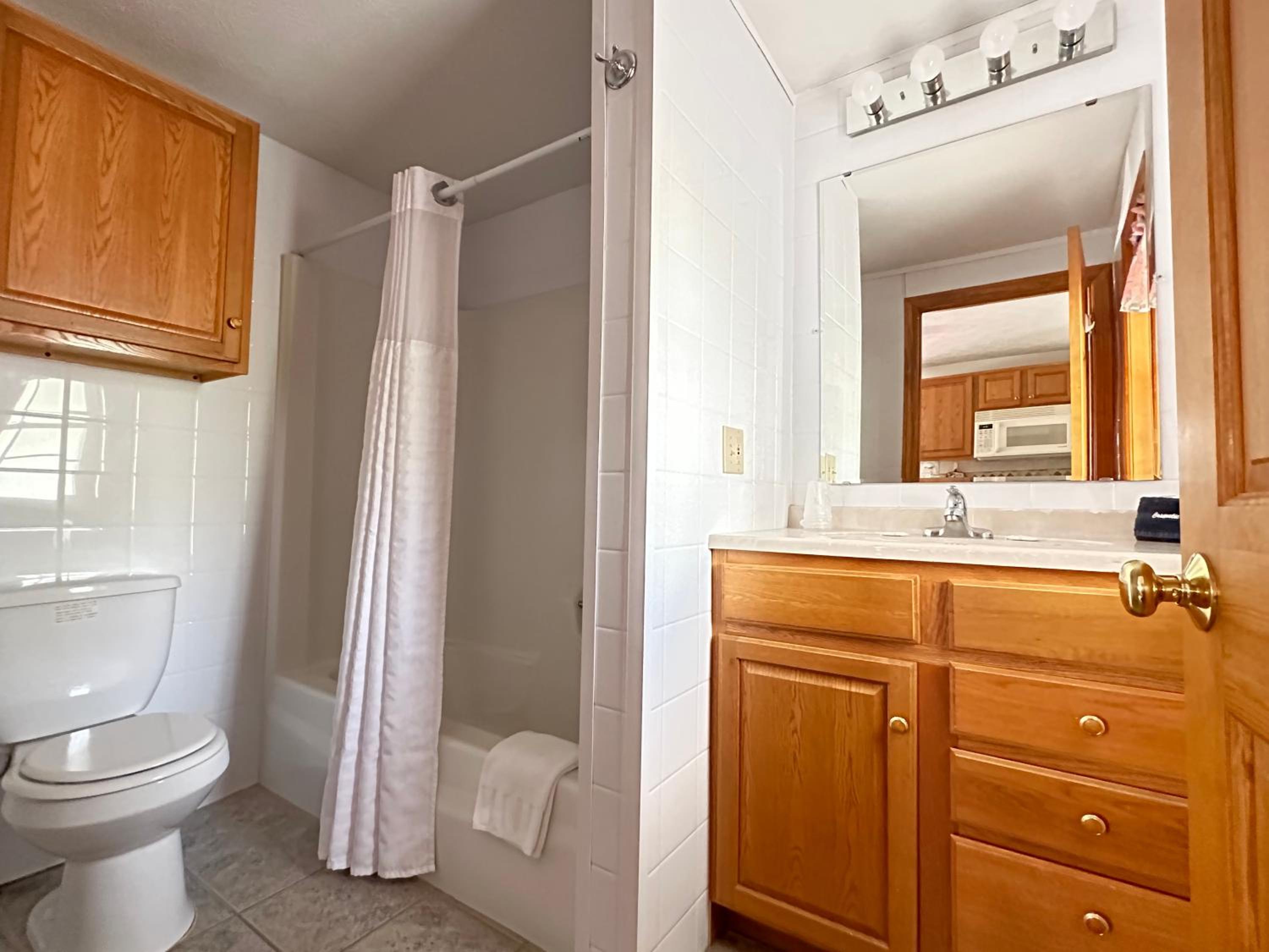 Abellona Inn & Suites