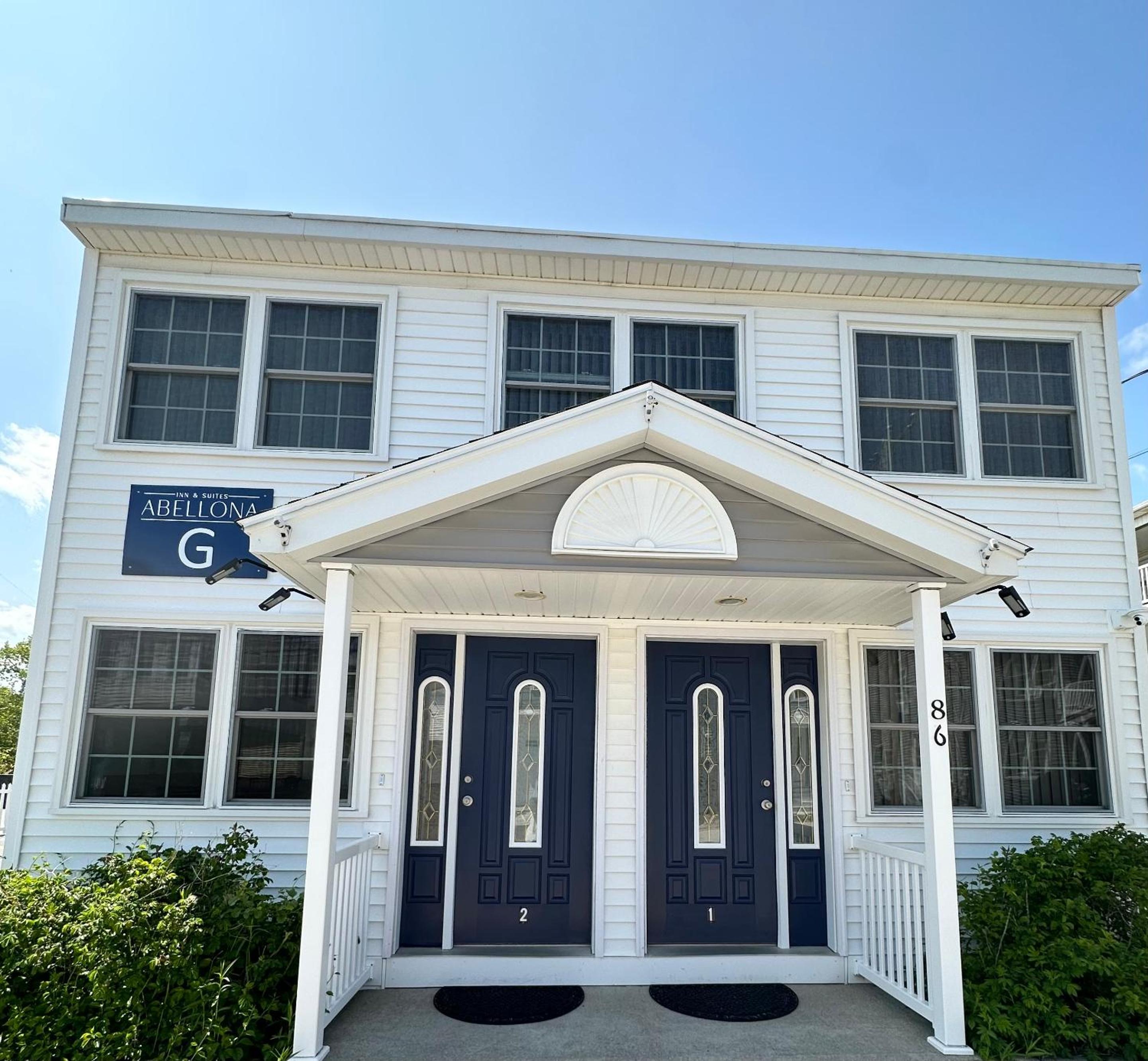 Abellona Inn & Suites