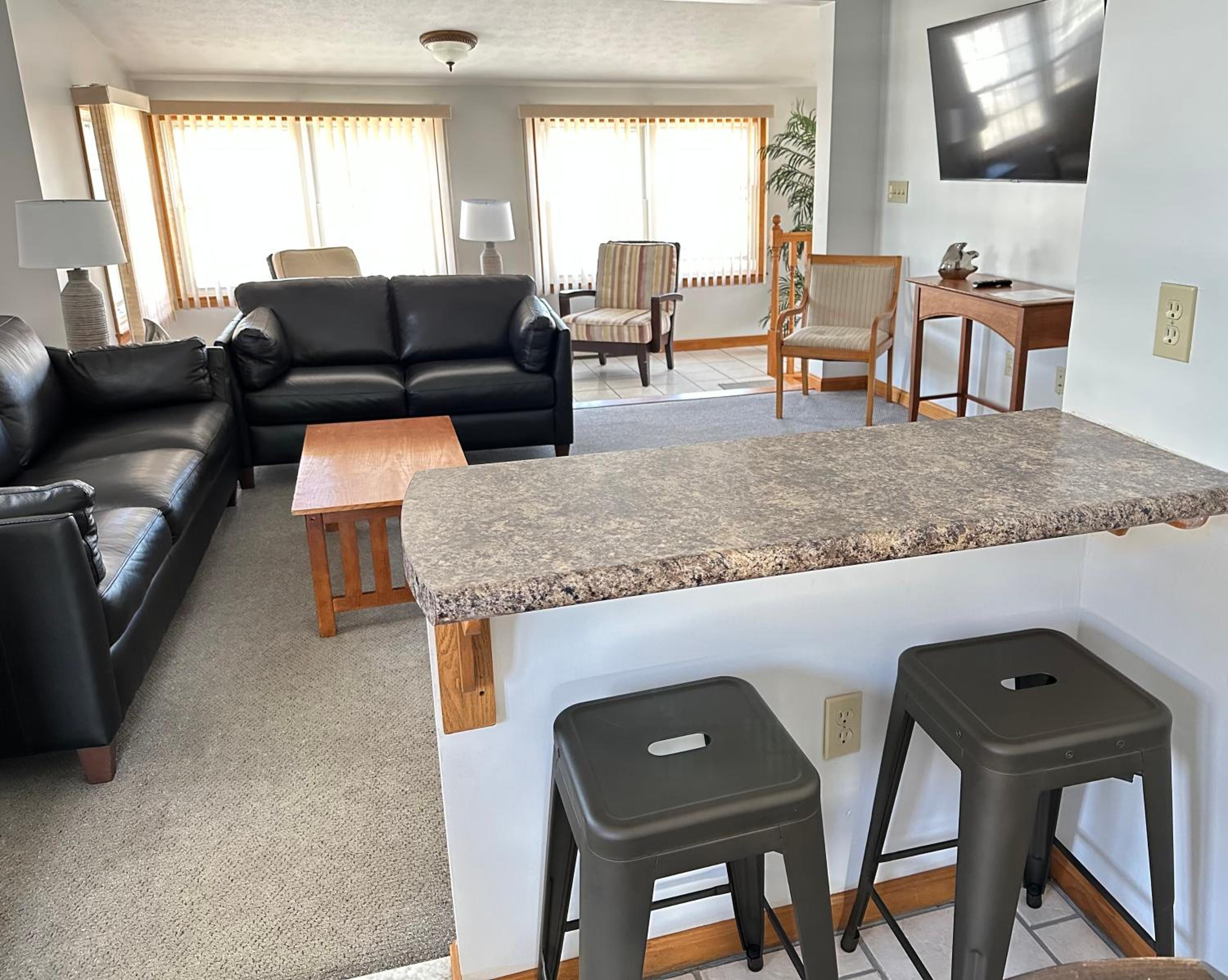 Abellona Inn & Suites