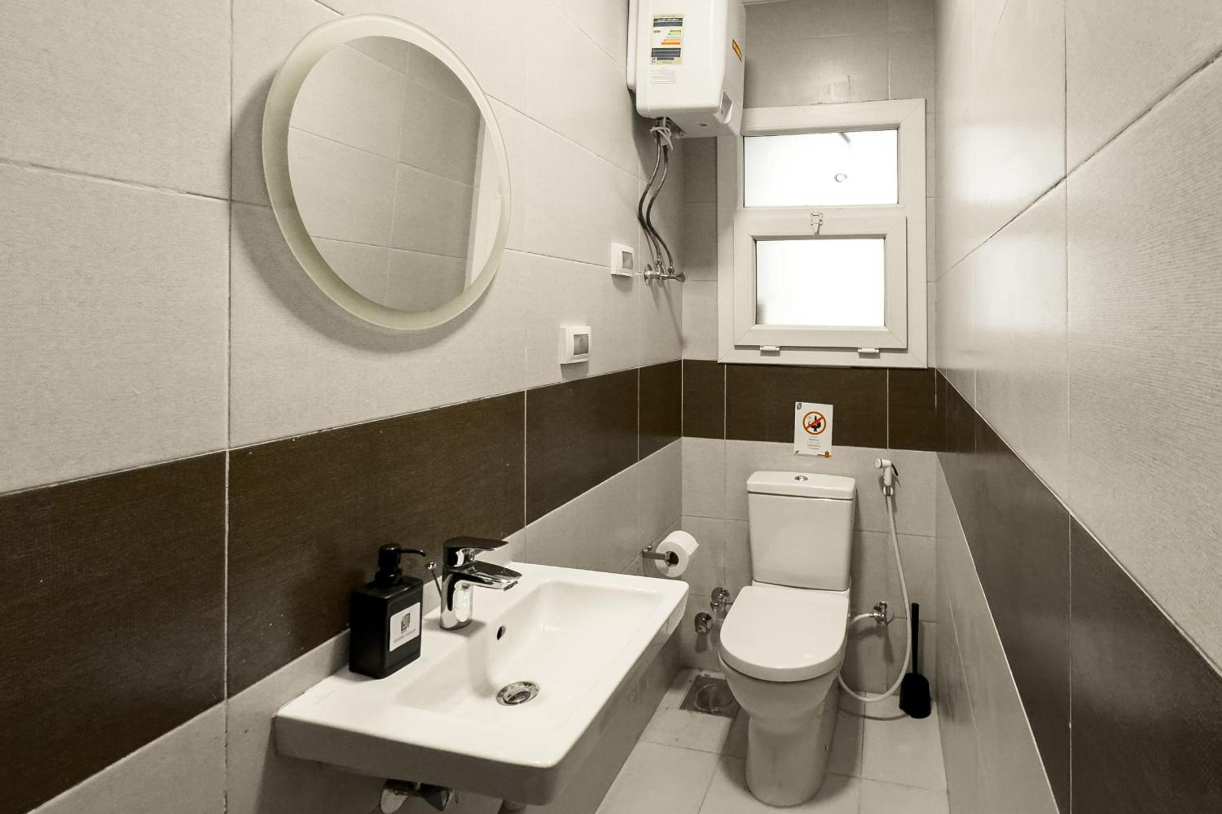 Flattering 2BDR - 5 min to Airport