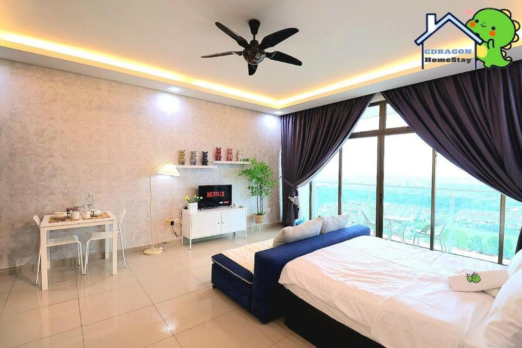 Palazio bear brick balcony high floor city view by Gdragon Homestay