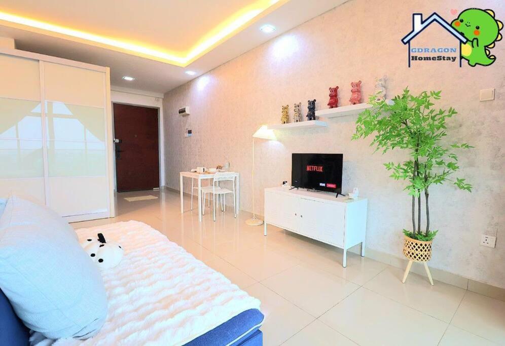 Palazio bear brick balcony high floor city view by Gdragon Homestay