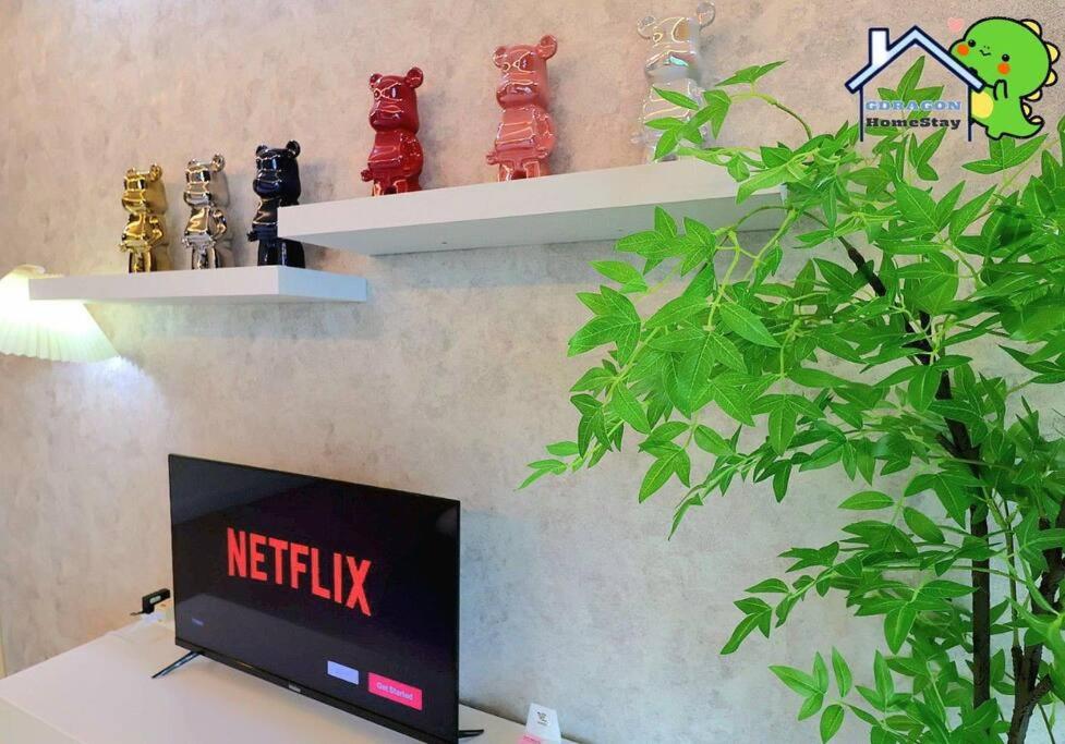 Palazio bear brick balcony high floor city view by Gdragon Homestay