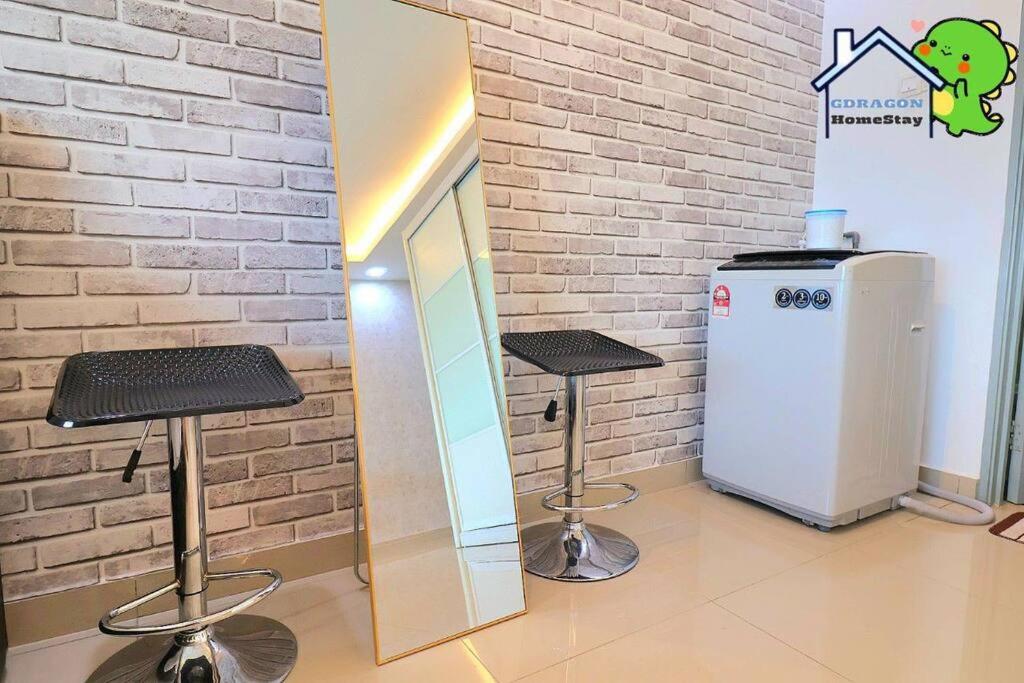 Palazio bear brick balcony high floor city view by Gdragon Homestay