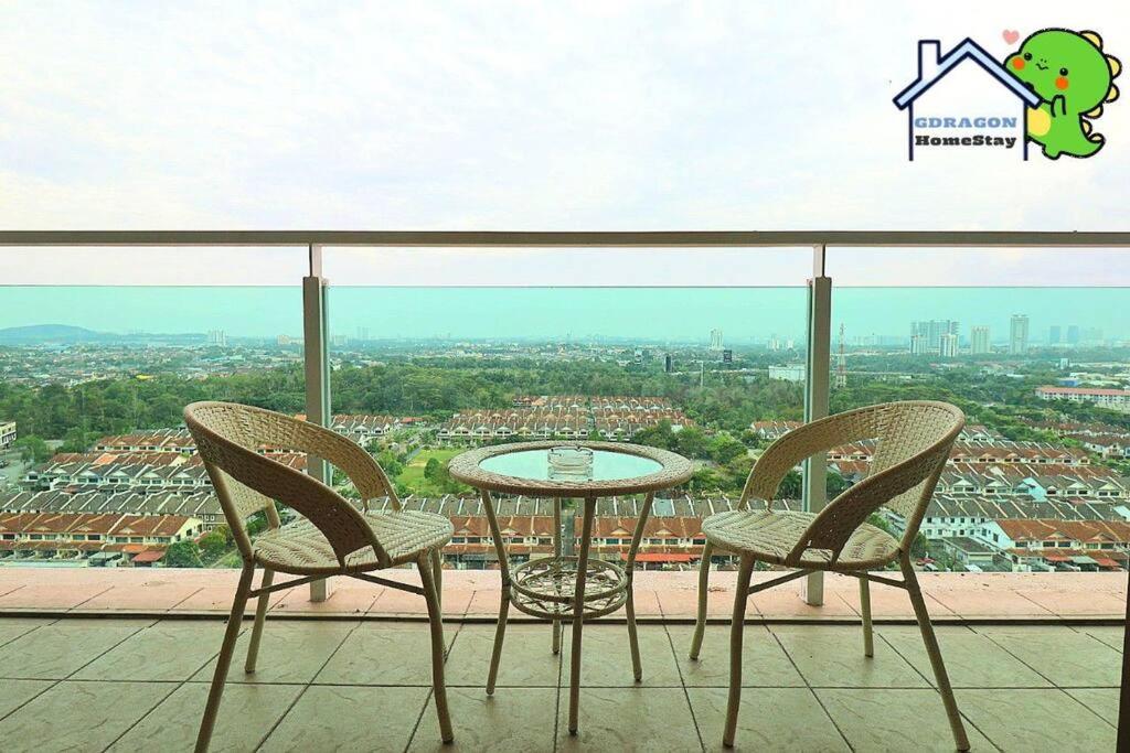 Palazio bear brick balcony high floor city view by Gdragon Homestay