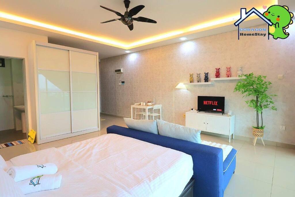 Palazio bear brick balcony high floor city view by Gdragon Homestay