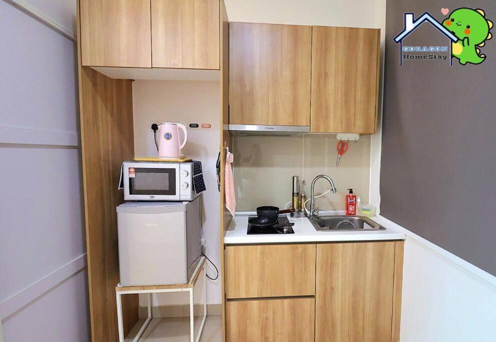 Palazio bear brick balcony high floor city view by Gdragon Homestay