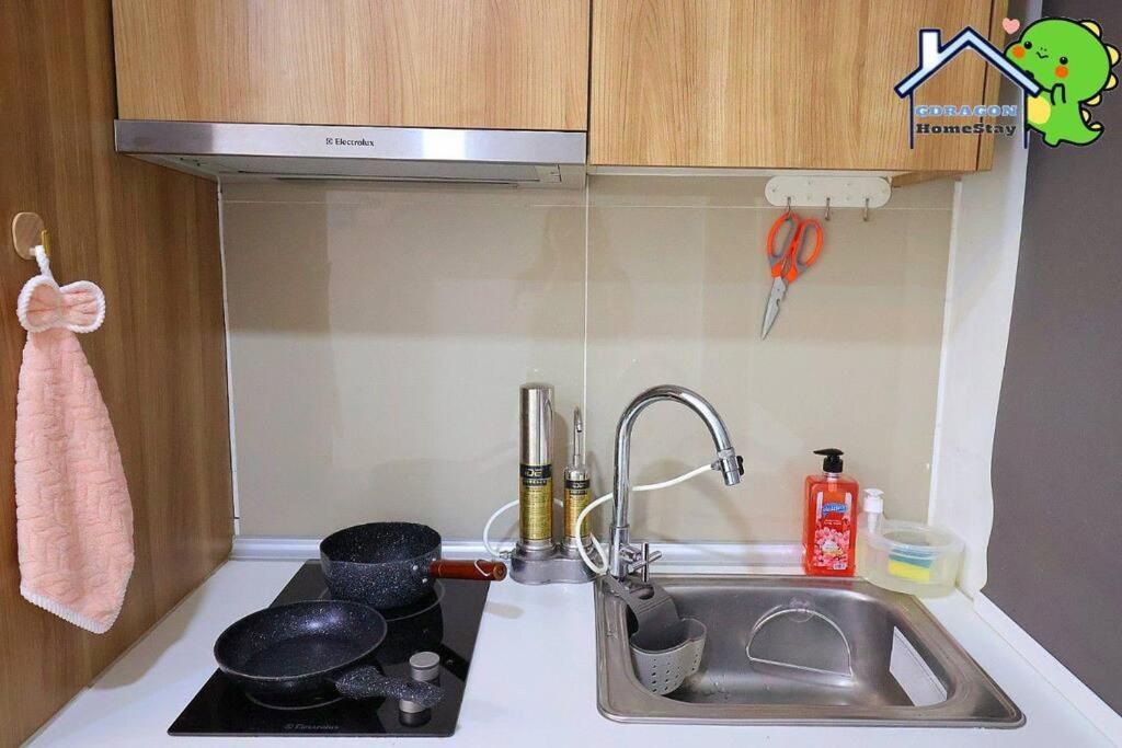 Palazio bear brick balcony high floor city view by Gdragon Homestay