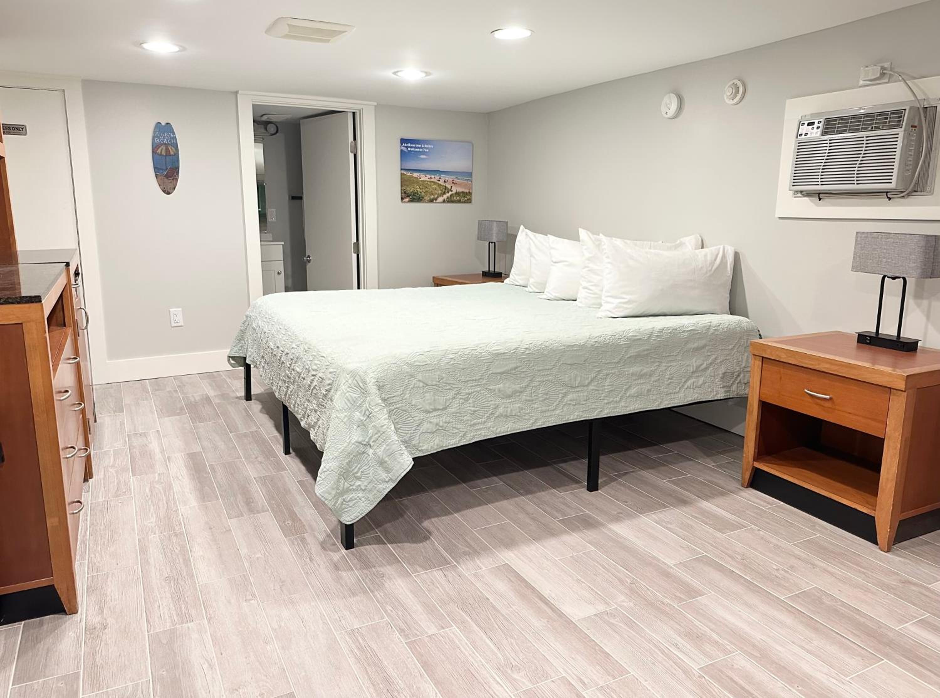 Abellona Inn & Suites