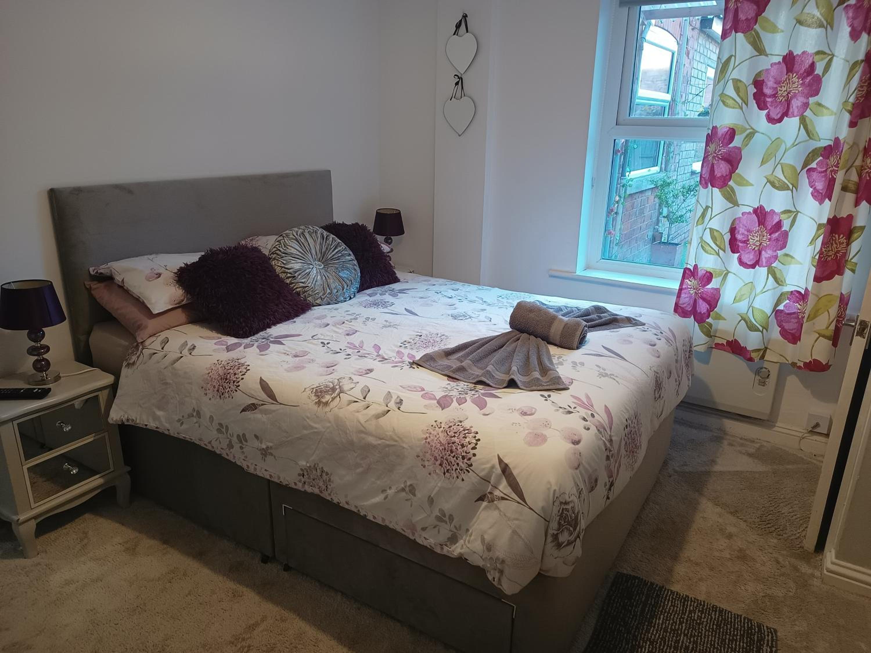 Beach Apartment - Sleeps 4 Garden & Parking view 4