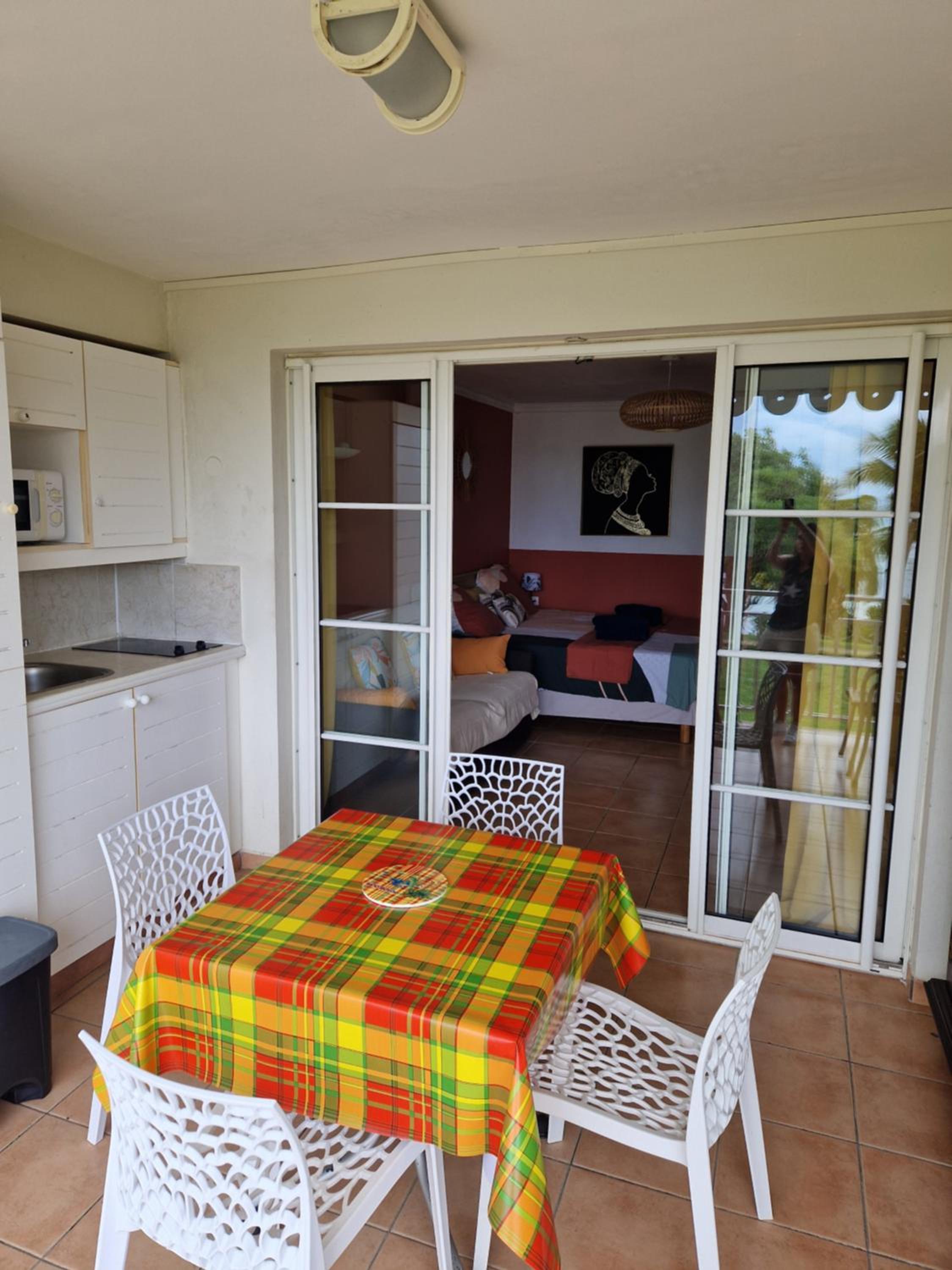 Studio Ti'Pénéqué village vacances St Anne view 2