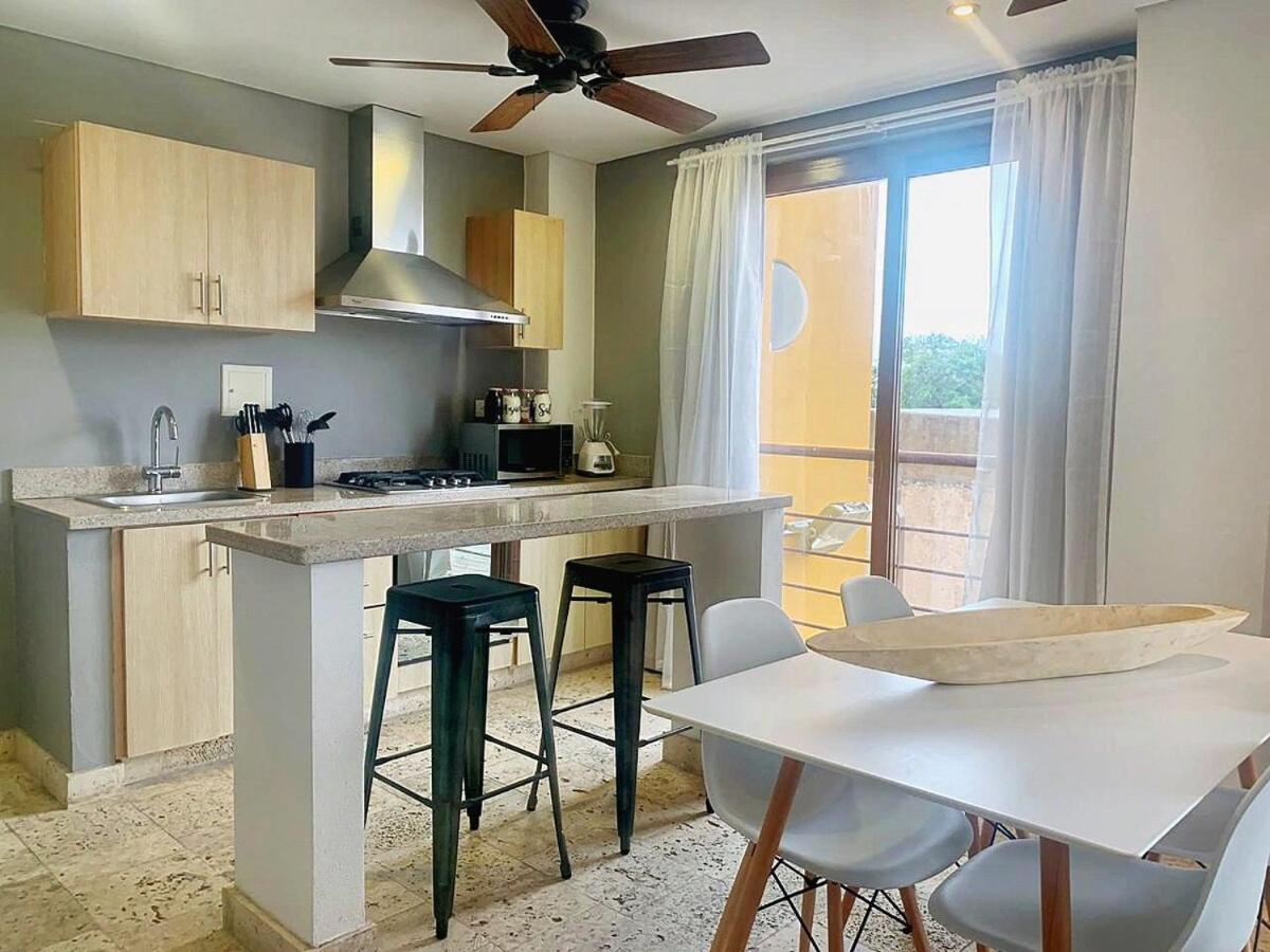 NEW Ocean Front View Luxury Triplex w jacuzzi 2BR