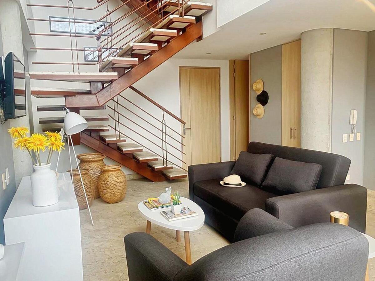 NEW Ocean Front View Luxury Triplex w jacuzzi 2BR