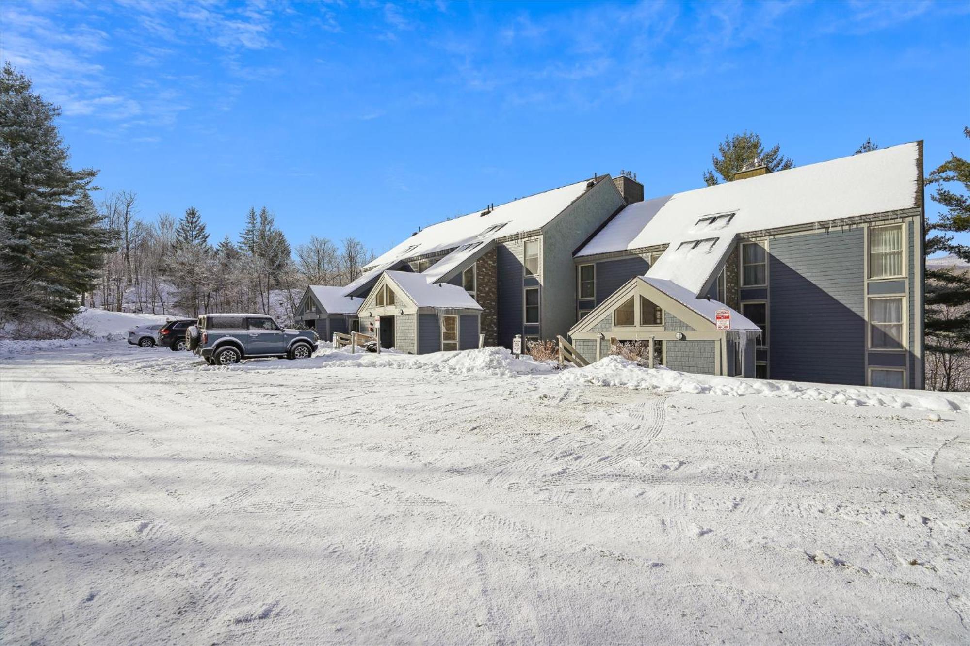 3-Bedroom Condo Ski-In, Shuttle, and Cozy Fireplace Whiffletree I3 view 5