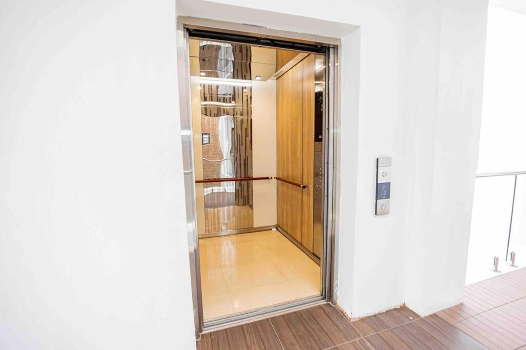 Paradise Bay Luxury Condominium - Anthony's place view 2