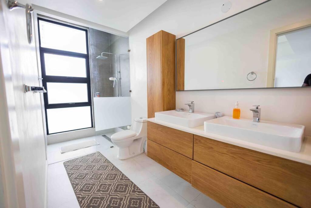 Paradise Bay Luxury Condominium - Anthony's place view 4