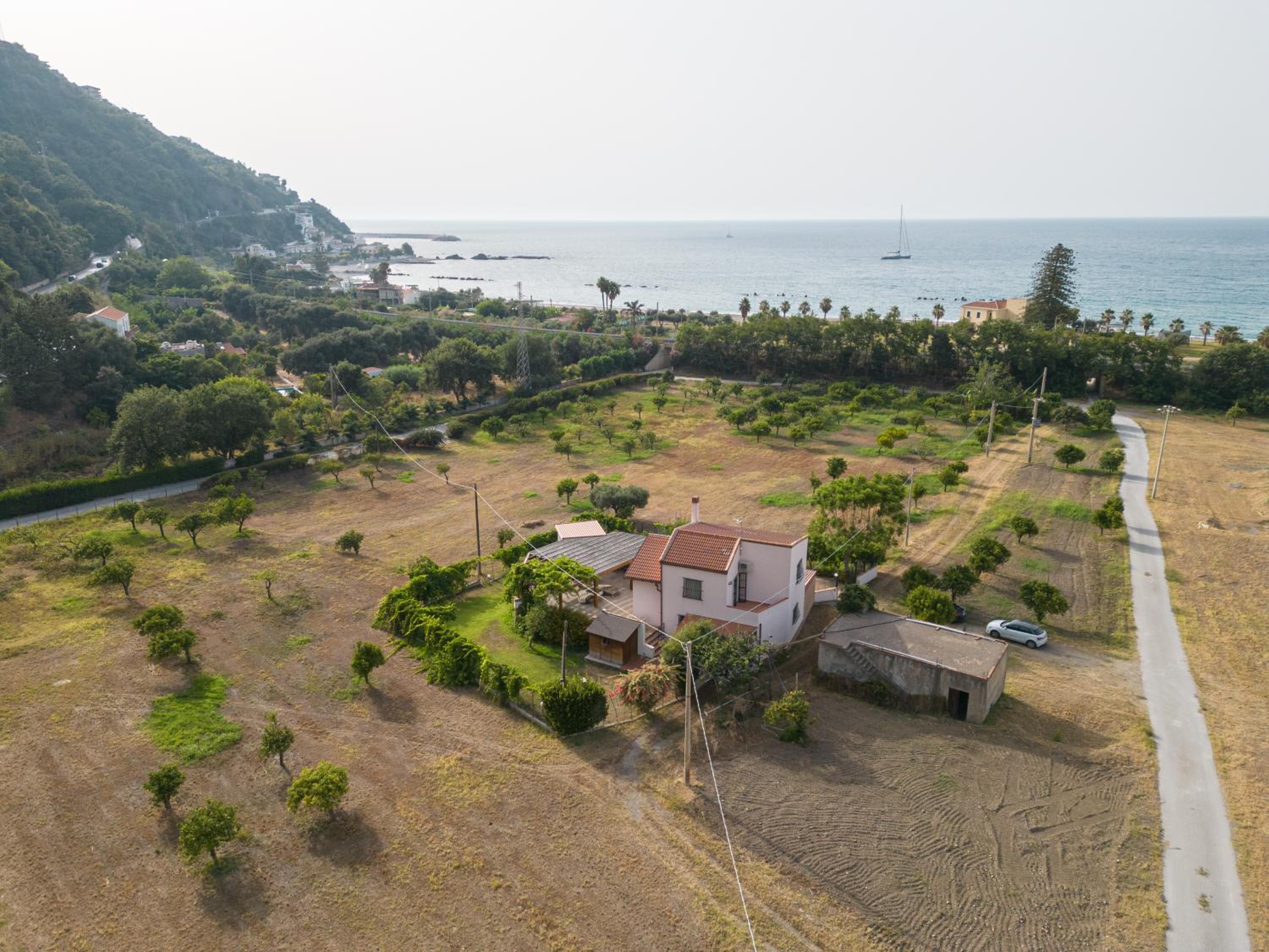 Villa Rosa, Campagna e Mare con Accesso Privato alla Spiaggia view 2