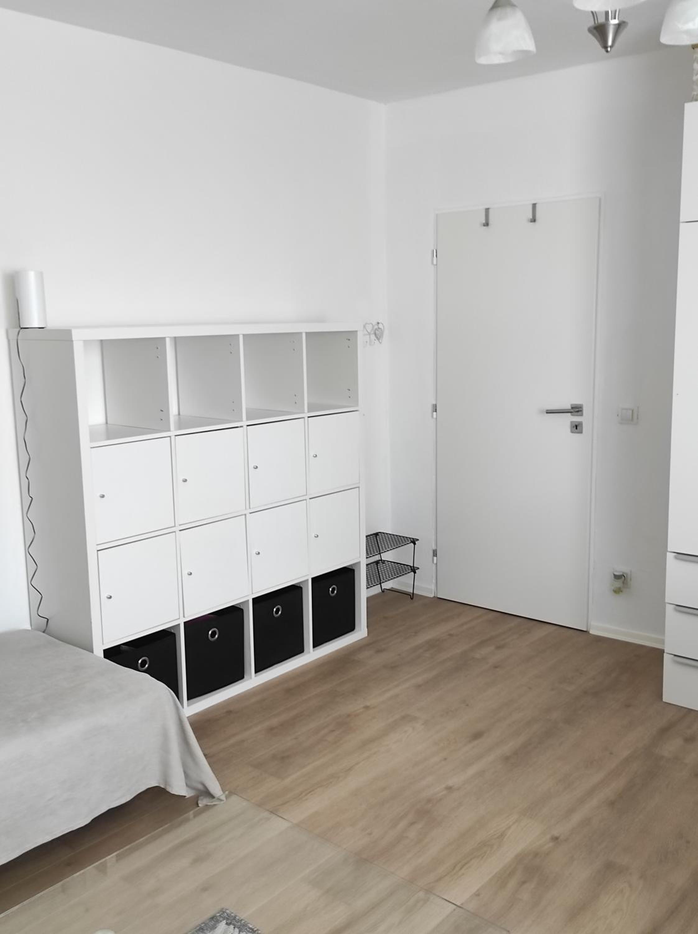 Pokoje v přízemí RD - terasa, bazén, zahrada