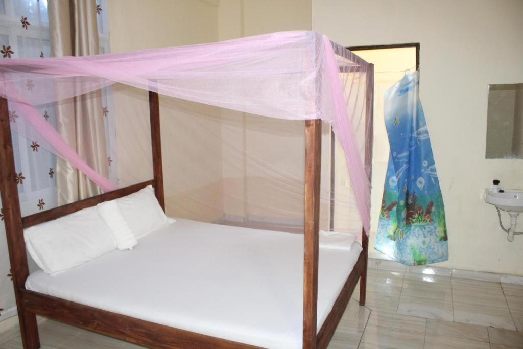 BOOSTER VILLA GUEST Mtwapa view 4