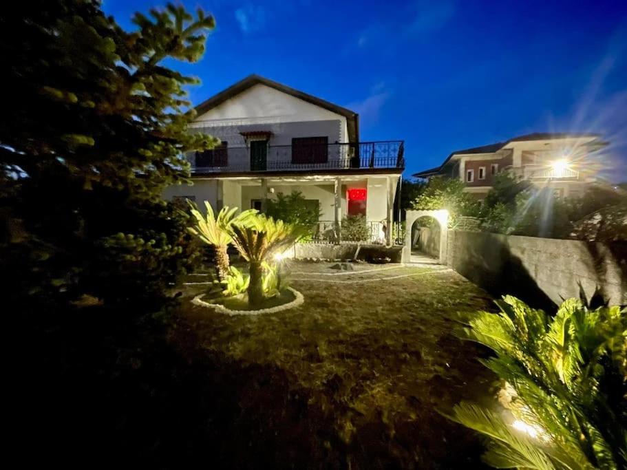 LAPILLI Holidays