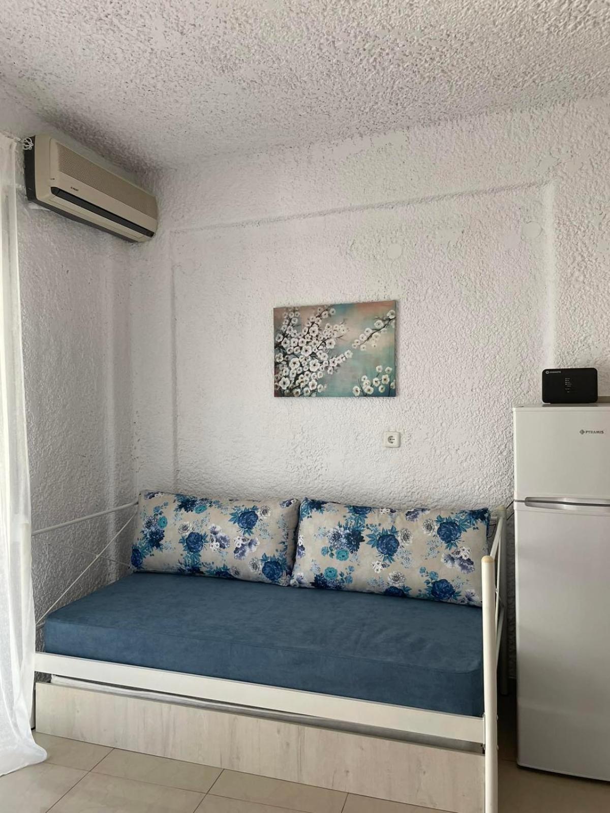 Blue Dreams Psakoudia