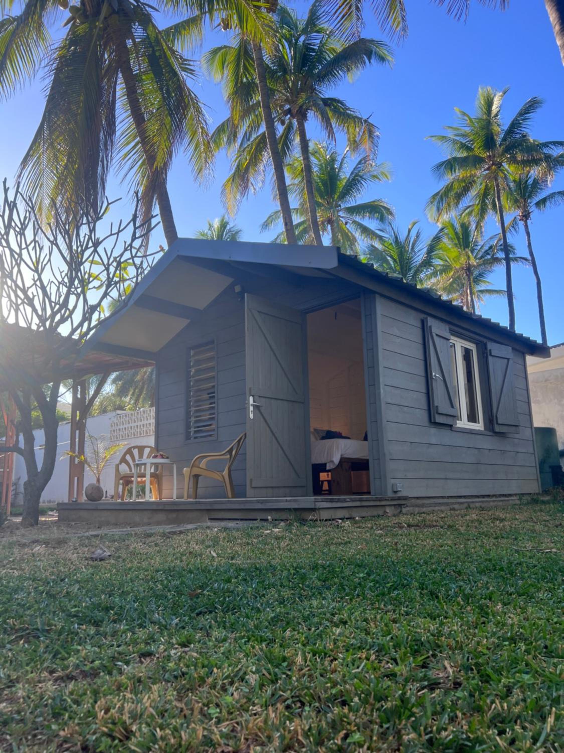 Bungalow face au lagon view 5