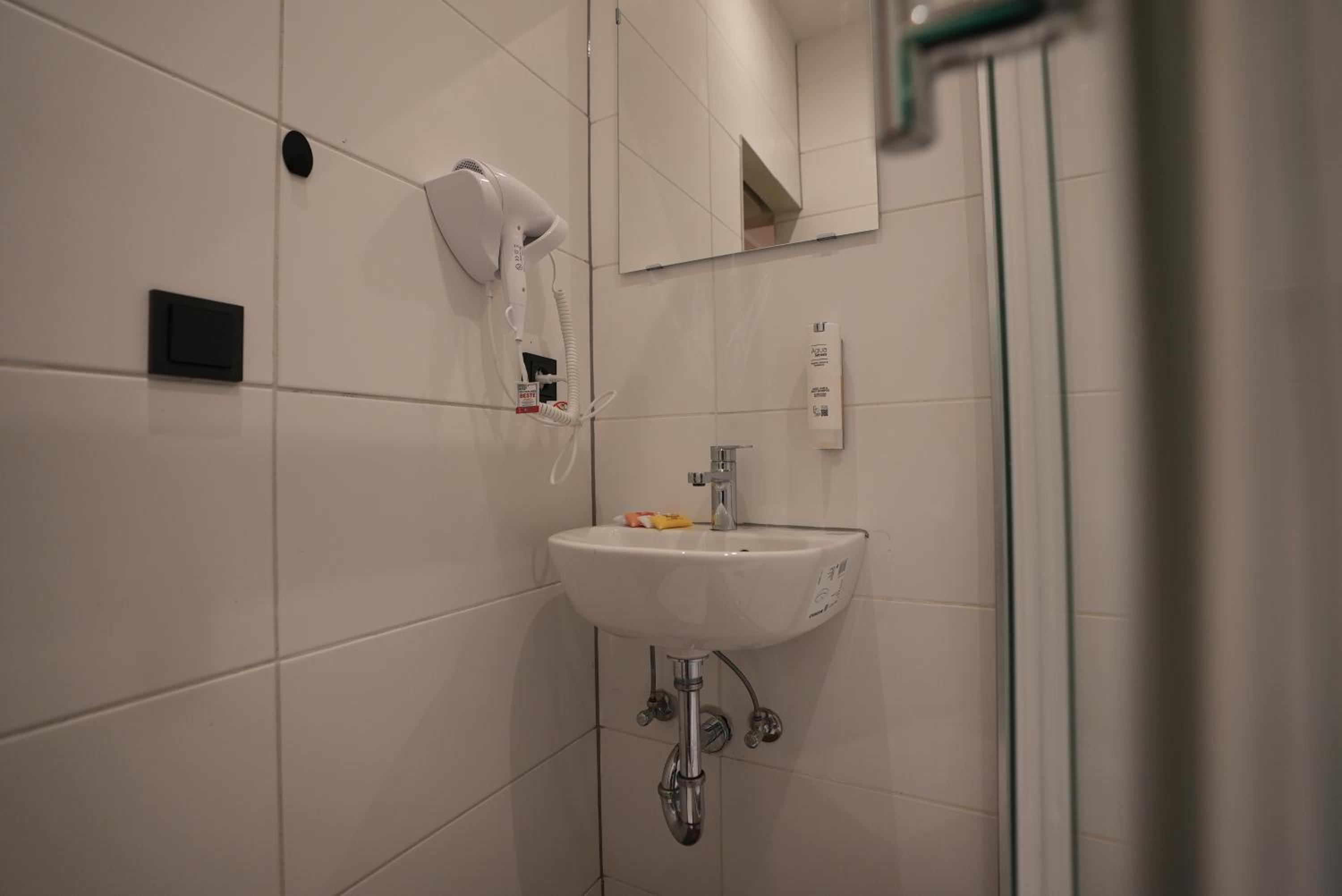 Hotel Attaché an der Messe by ANS — photo 135