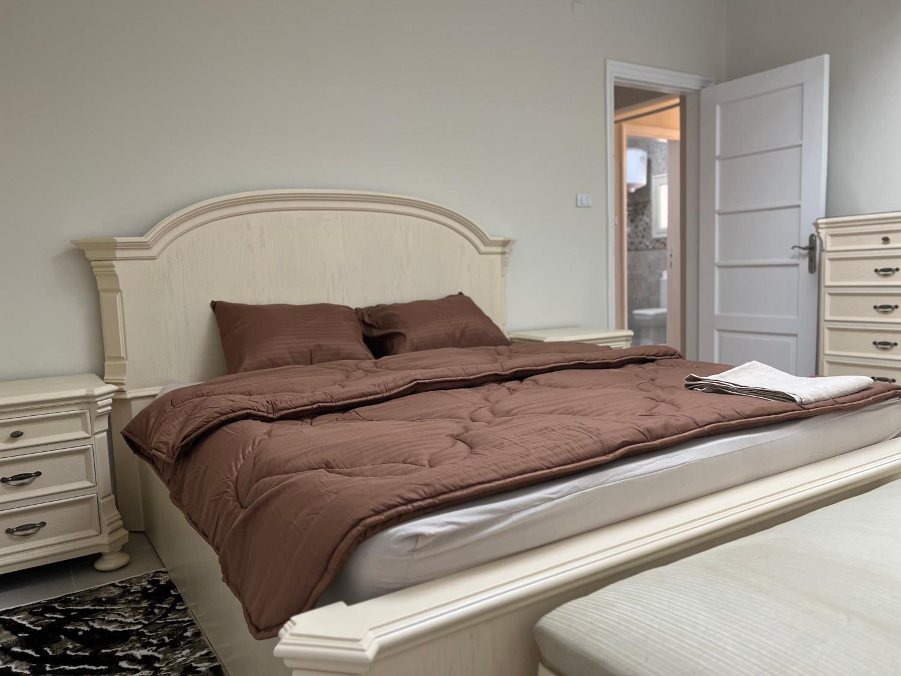 2 Bedroom Minutes Away From Nile Y3