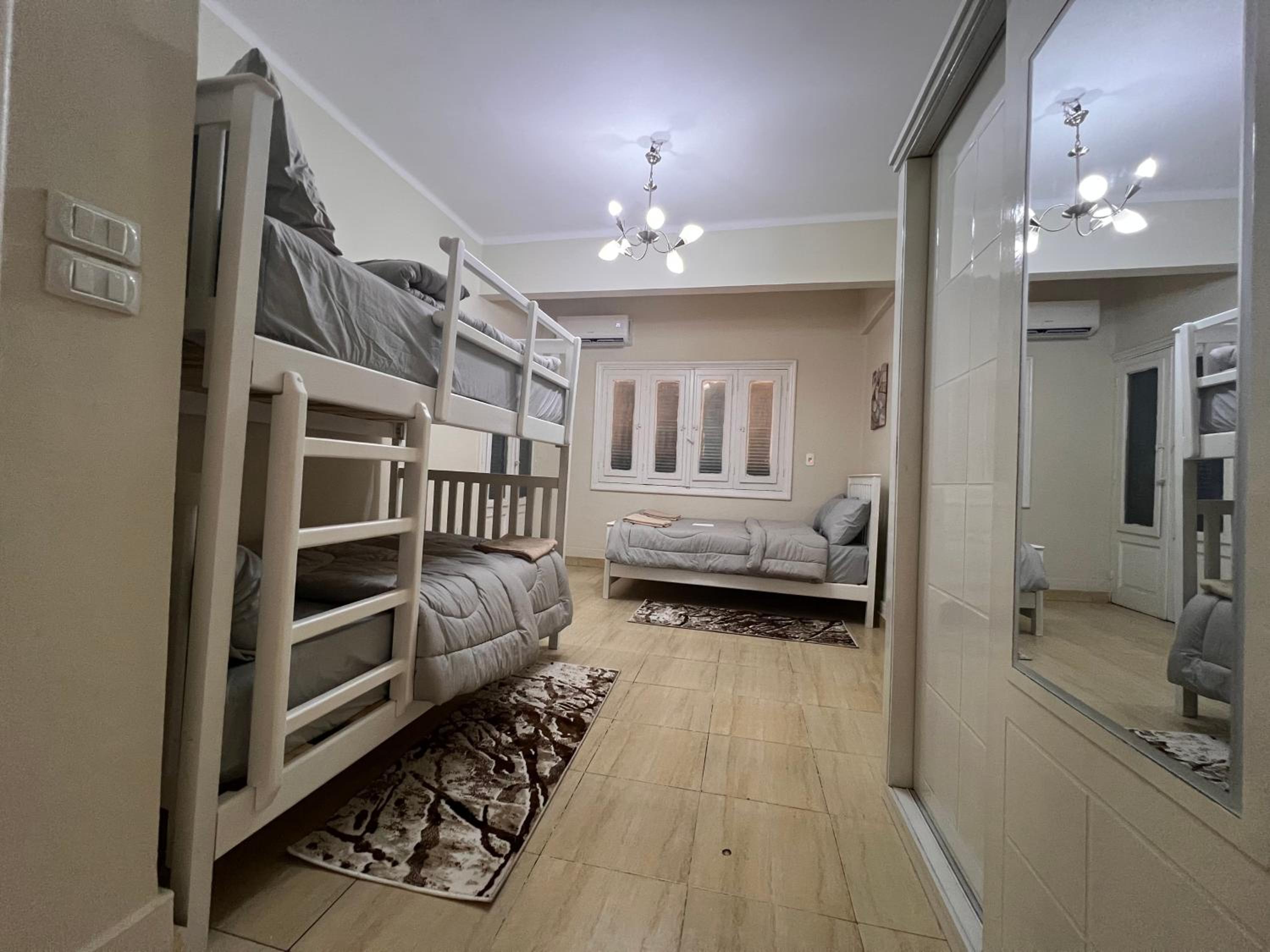 2 Bedroom Minutes Away From Nile Y3