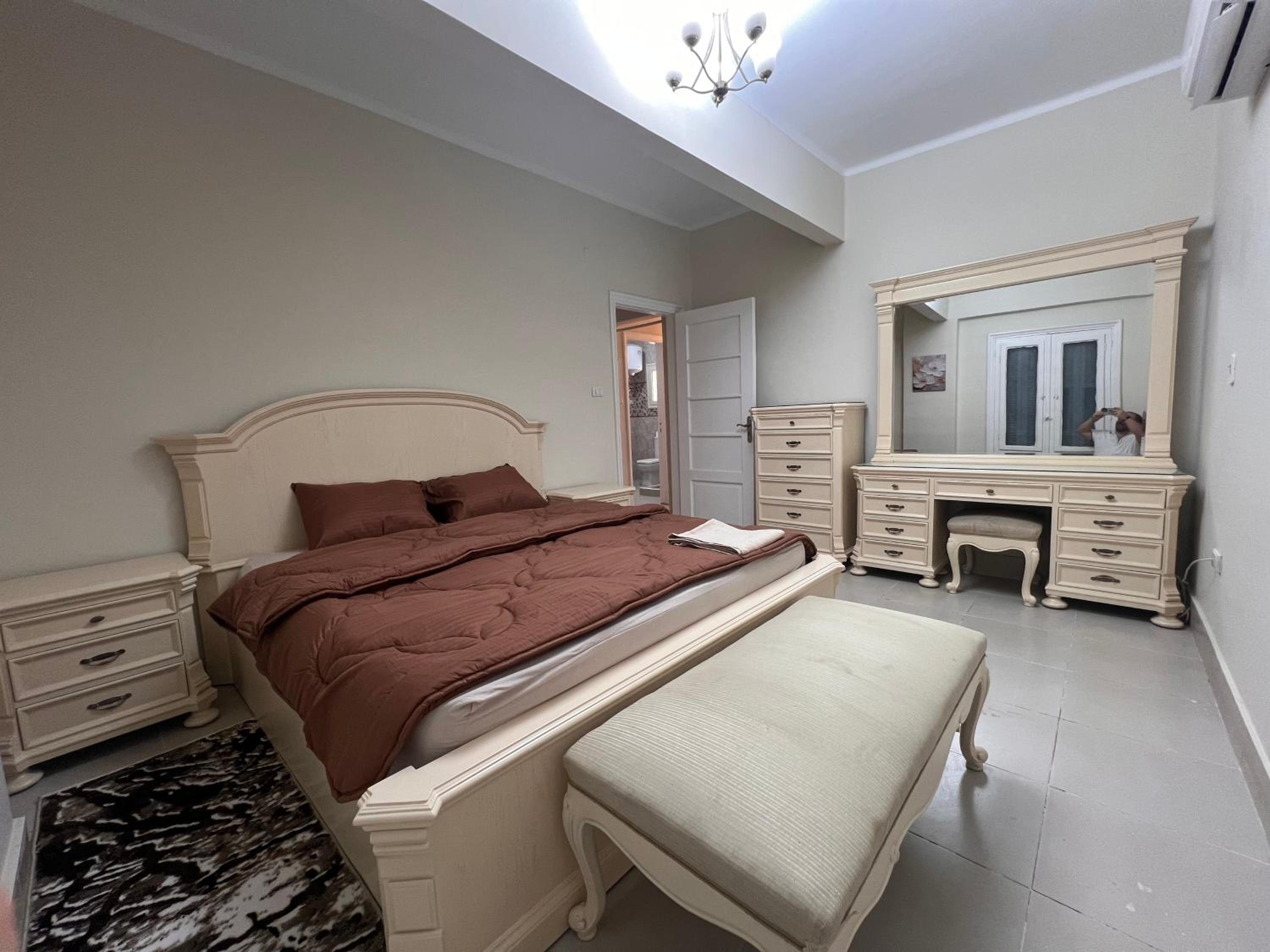 2 Bedroom Minutes Away From Nile Y3